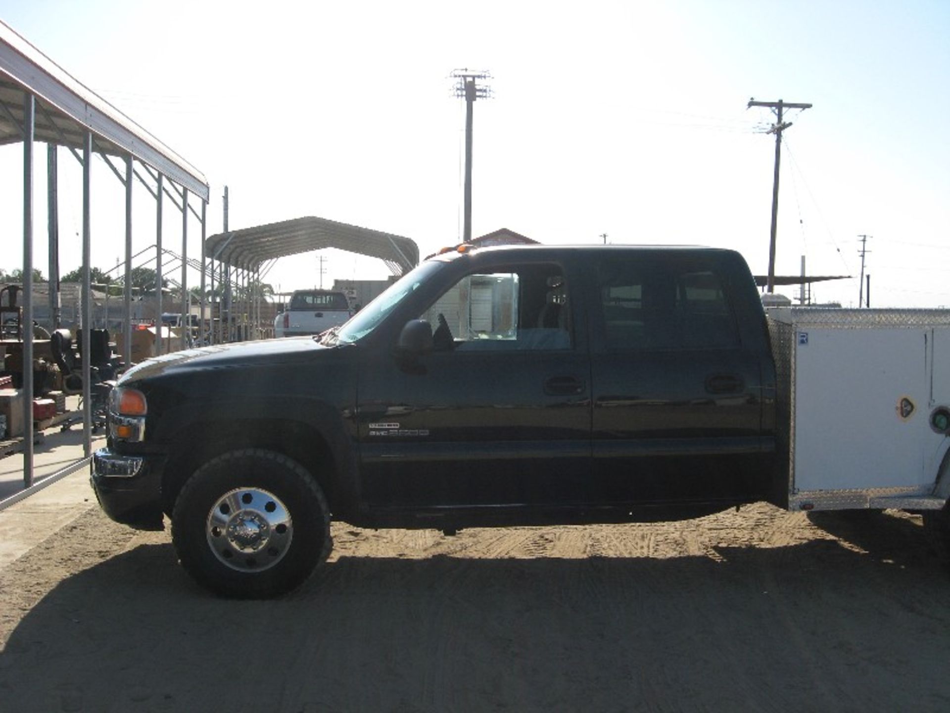 2003 GMC - Image 2 of 5