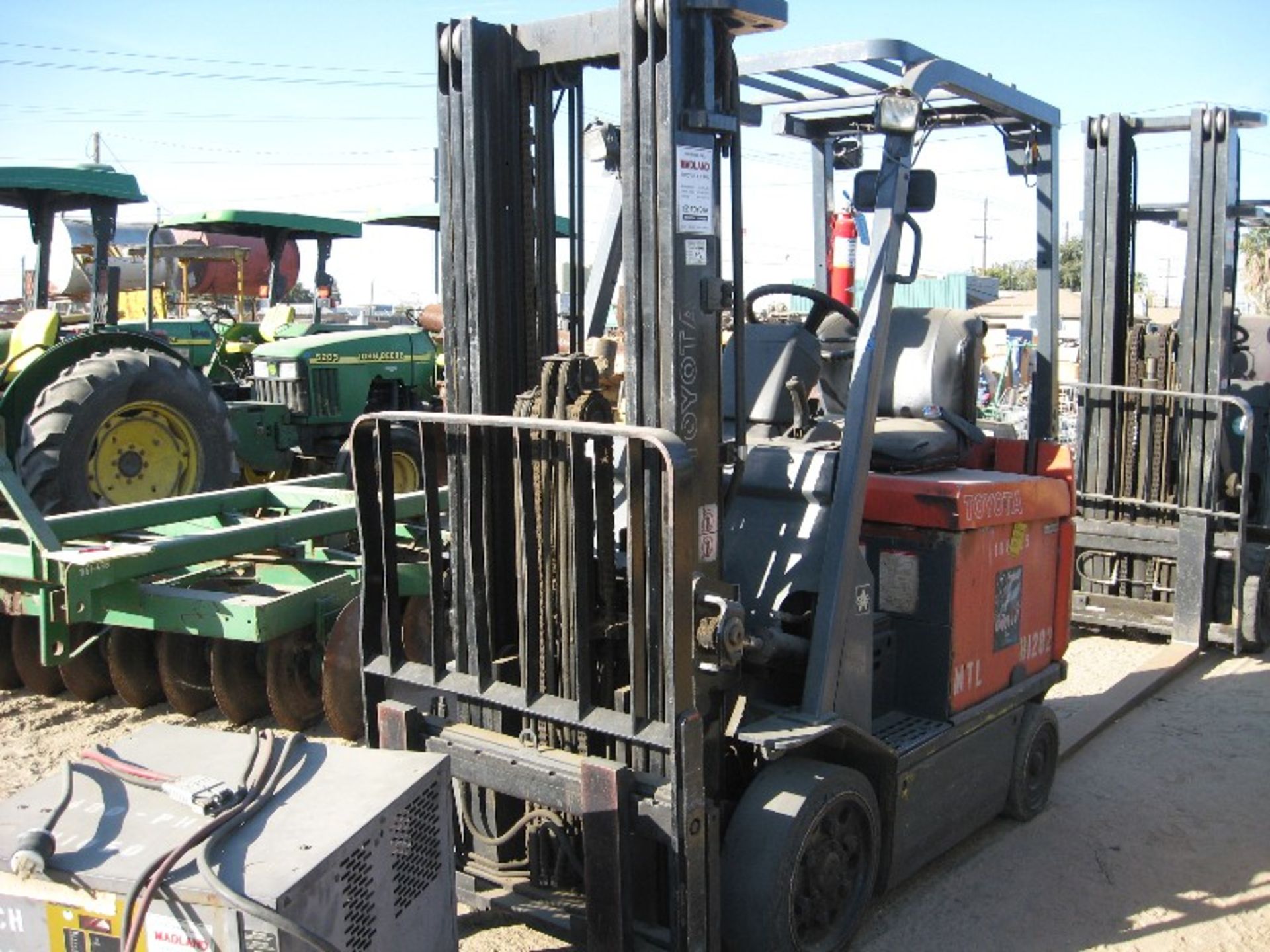 Forklift - Image 2 of 3