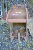 12 inch Takeuchi fit quick hitch digging bucket