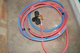Oxy / Acetylene Pipes
c/w Regulator
**No VAT on hammer price but VAT will be charged on the Buyers