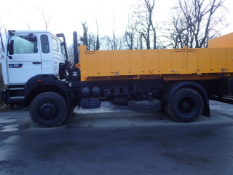 Renault Maxter G300 4x4 16 tonne tipper wagon (Ex MOD)
Recorded k/m's: 74,186
c/w Manual gearbox,