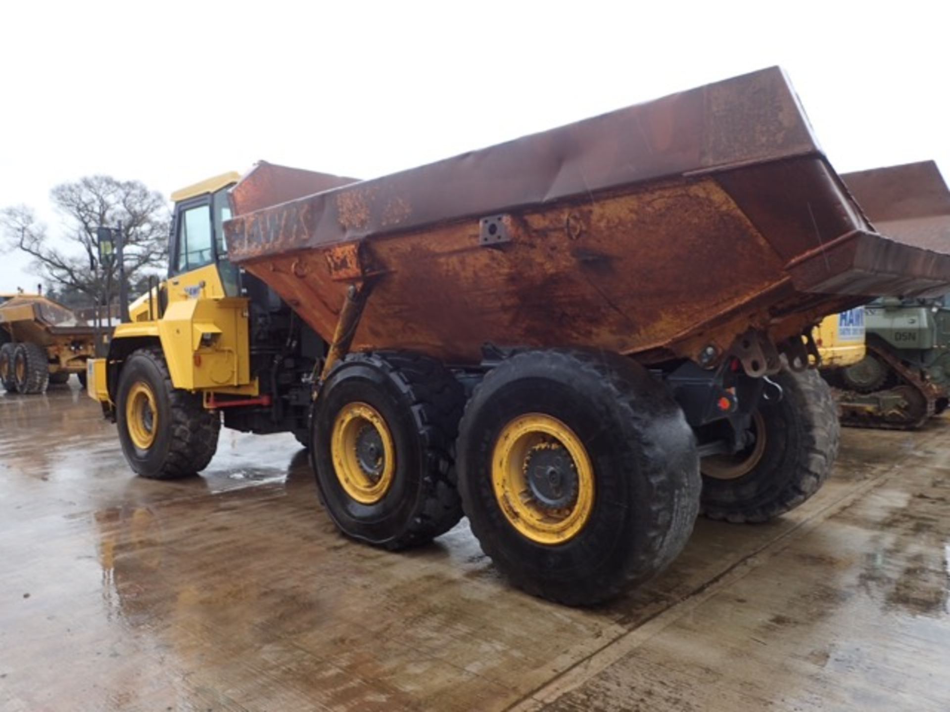 Komatsu HM300-1 30 tonne 6 x 6 wheel articulated dump truck Year: 2005 S/N: 1383 Recorded Hours: - Image 3 of 16