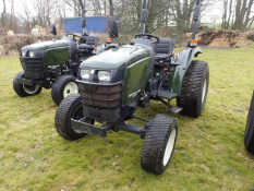 New Holland T1570 4x4 tractor (Ex Royal Parks) Year: 2011 Recorded Hours: 1097 c/w roll bar, grass