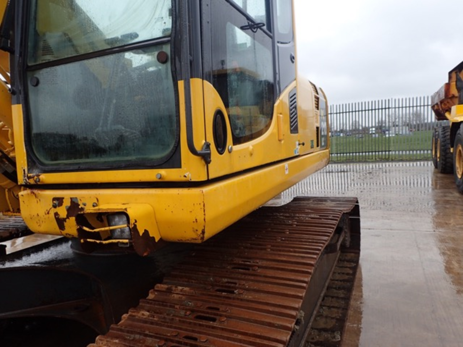 Komatsu PC210 LC 21 tonne steel tracked excavator Year: 2010 S/N: K53470 Recorded Hours: 8748 - Image 6 of 19