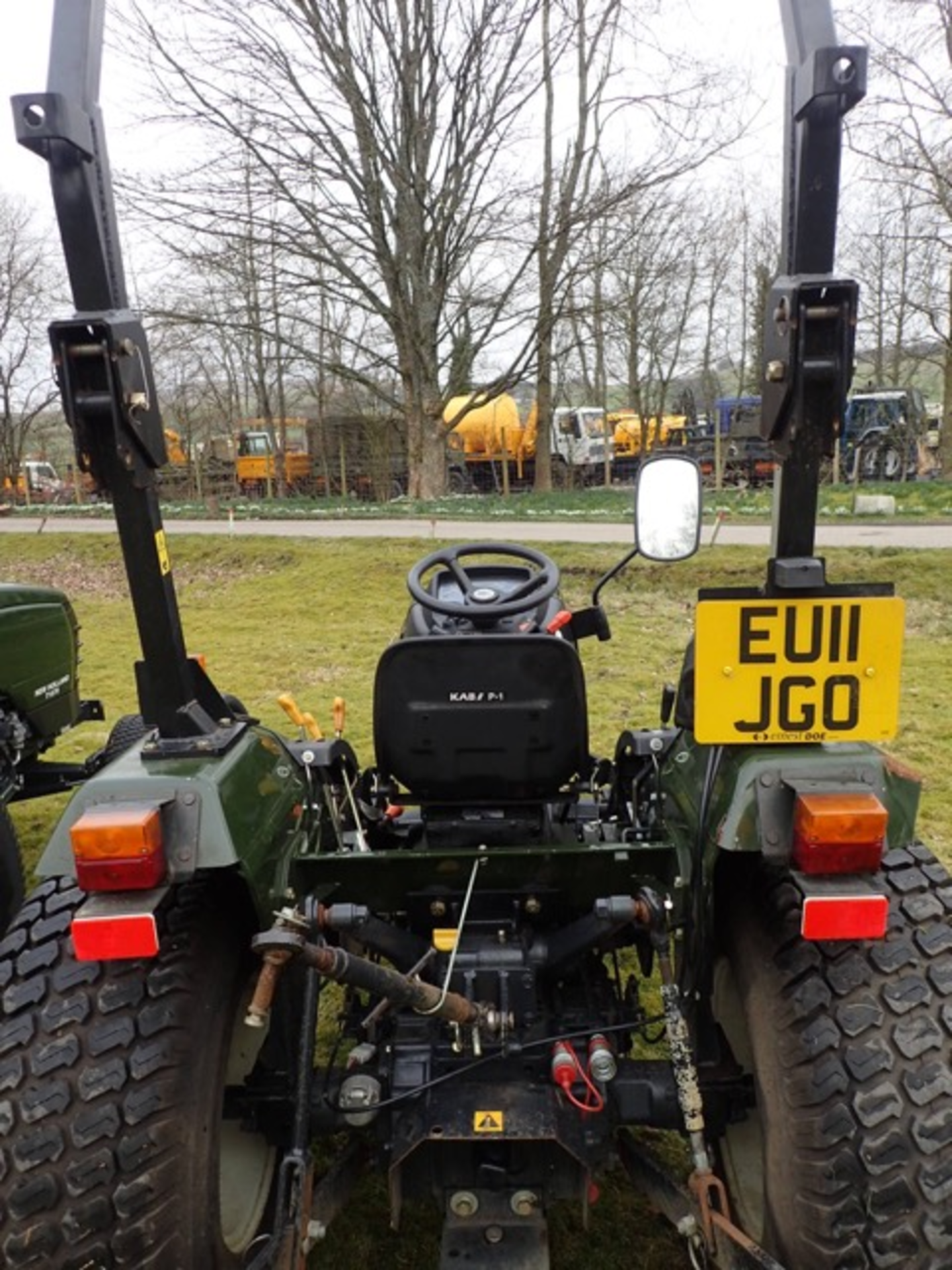 New Holland T1570 4x4 tractor (Ex Royal Parks) Year: 2011 Recorded Hours: 1097 c/w roll bar, grass - Image 6 of 7