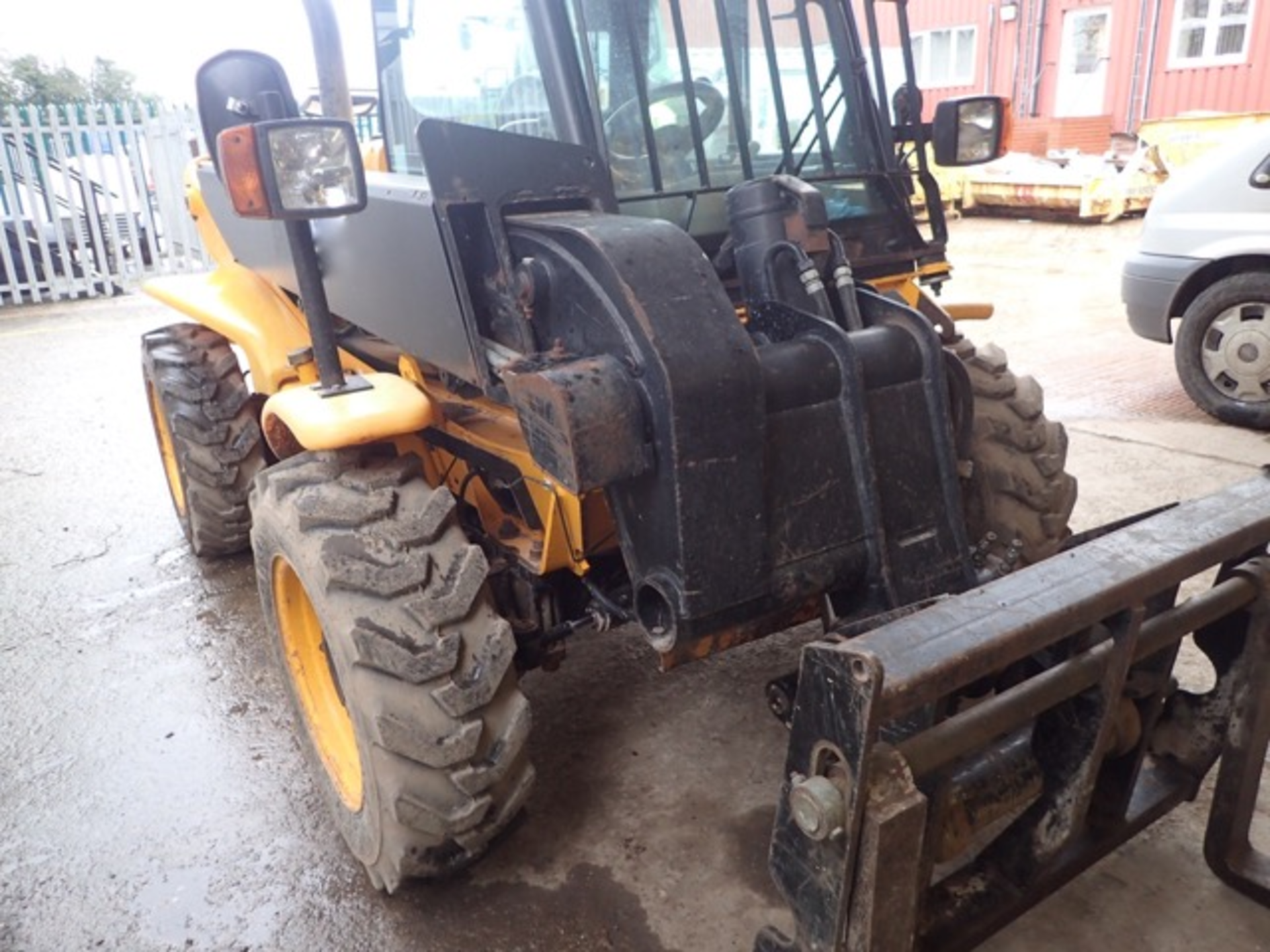 JCB 520-50 5 metre telescopic handler Year: 2008 S/N: Recorded Hours: 3823 * please note this Lot' - Image 2 of 12