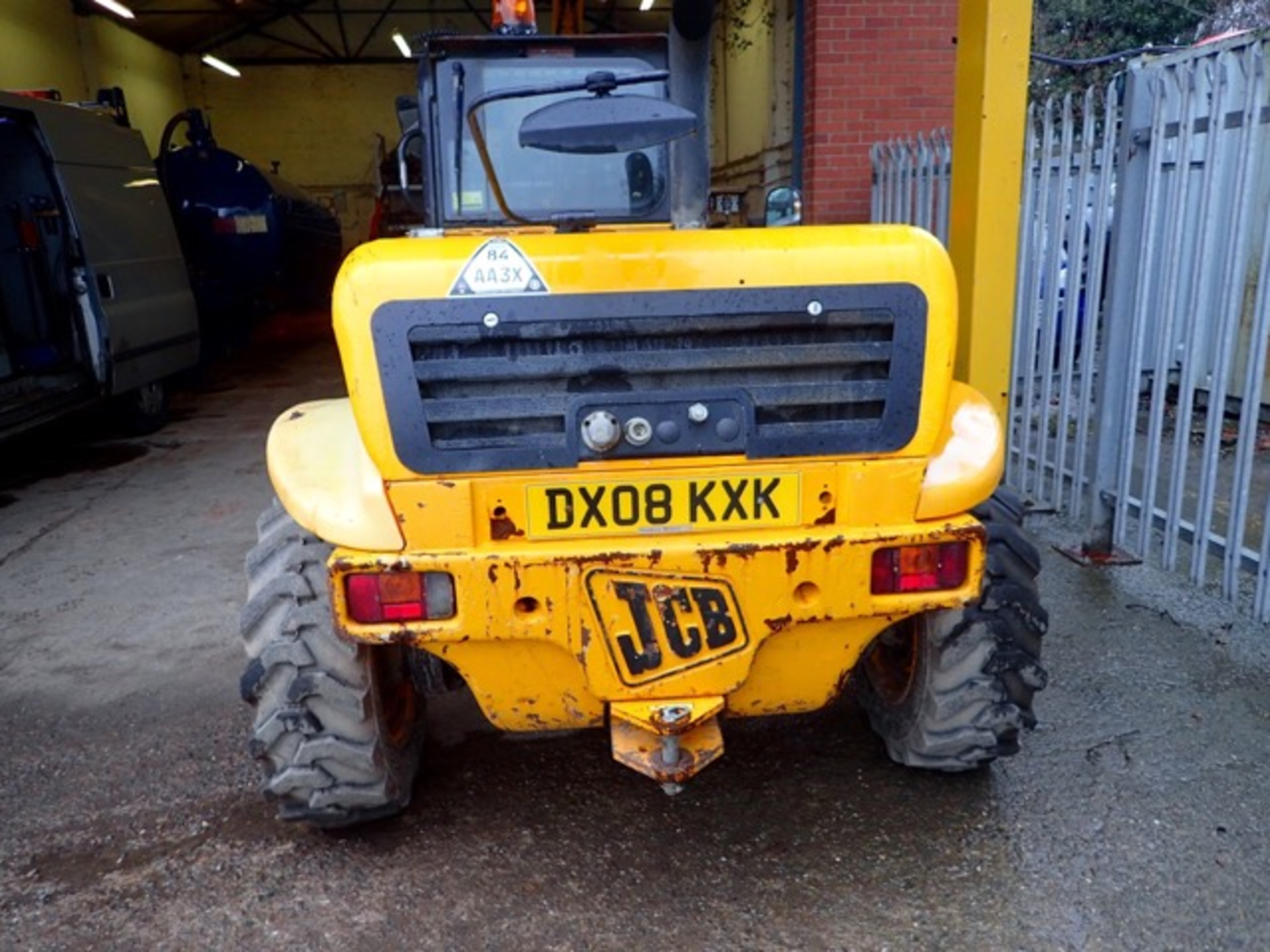 JCB 520-50 5 metre telescopic handler Year: 2008 S/N: Recorded Hours: 3823 * please note this Lot' - Image 5 of 12