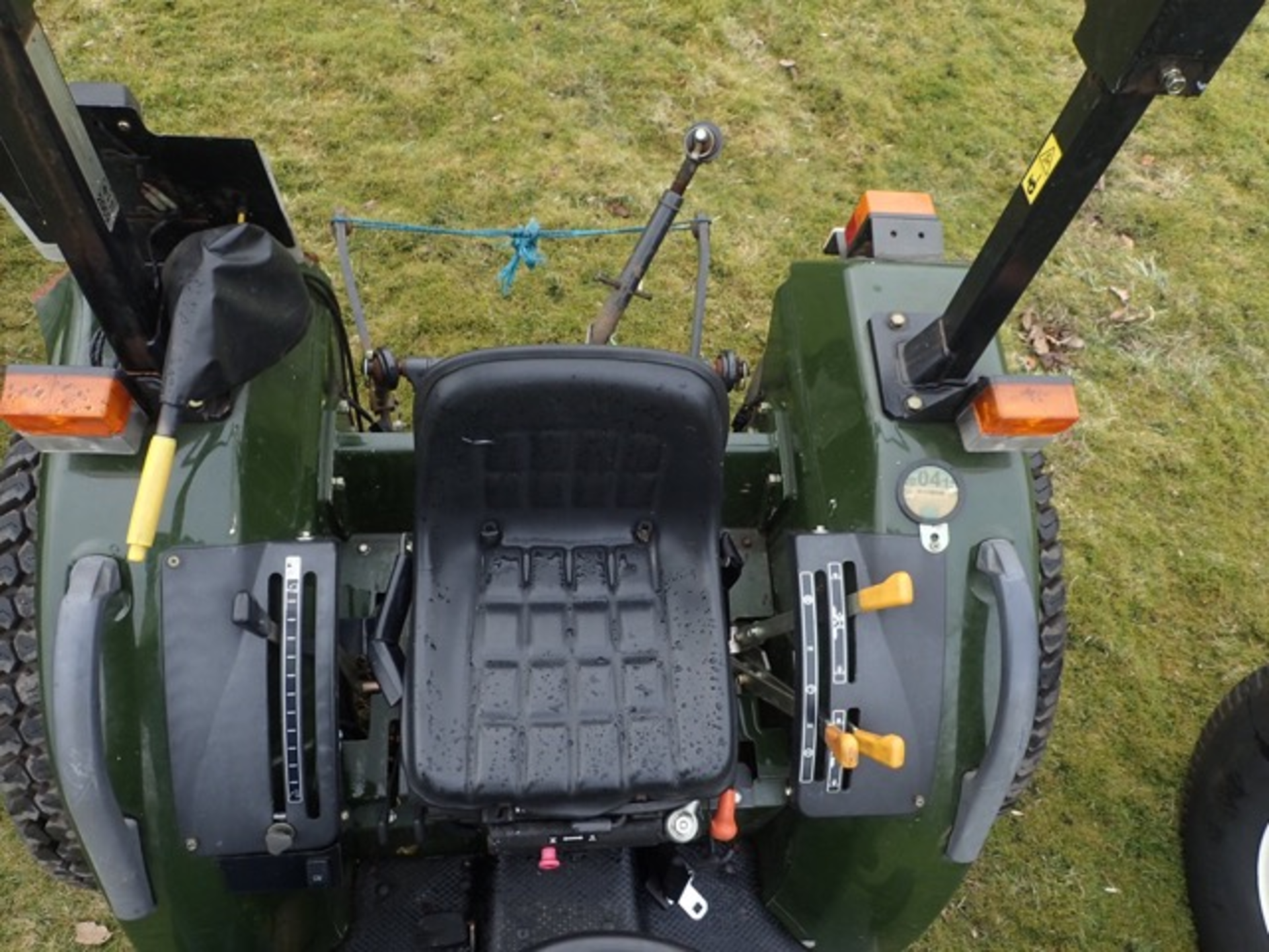 New Holland T1570 4x4 tractor (Ex Royal Parks) Year: 2011 Recorded Hours: 1097 c/w roll bar, grass - Image 7 of 7