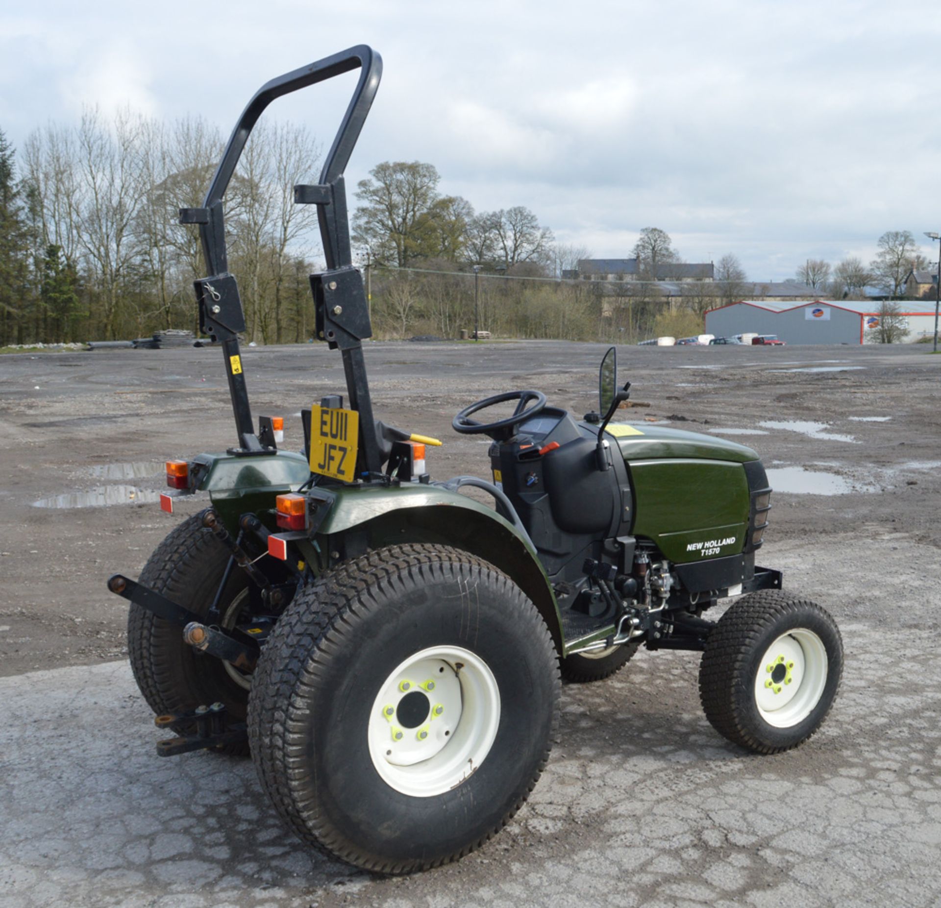 New Holland T1570 Hydro 4wd tractor (Ex Royal Parks) Year: 2011 S/N: ZANDT9001 Recorded Hours: - Image 2 of 8