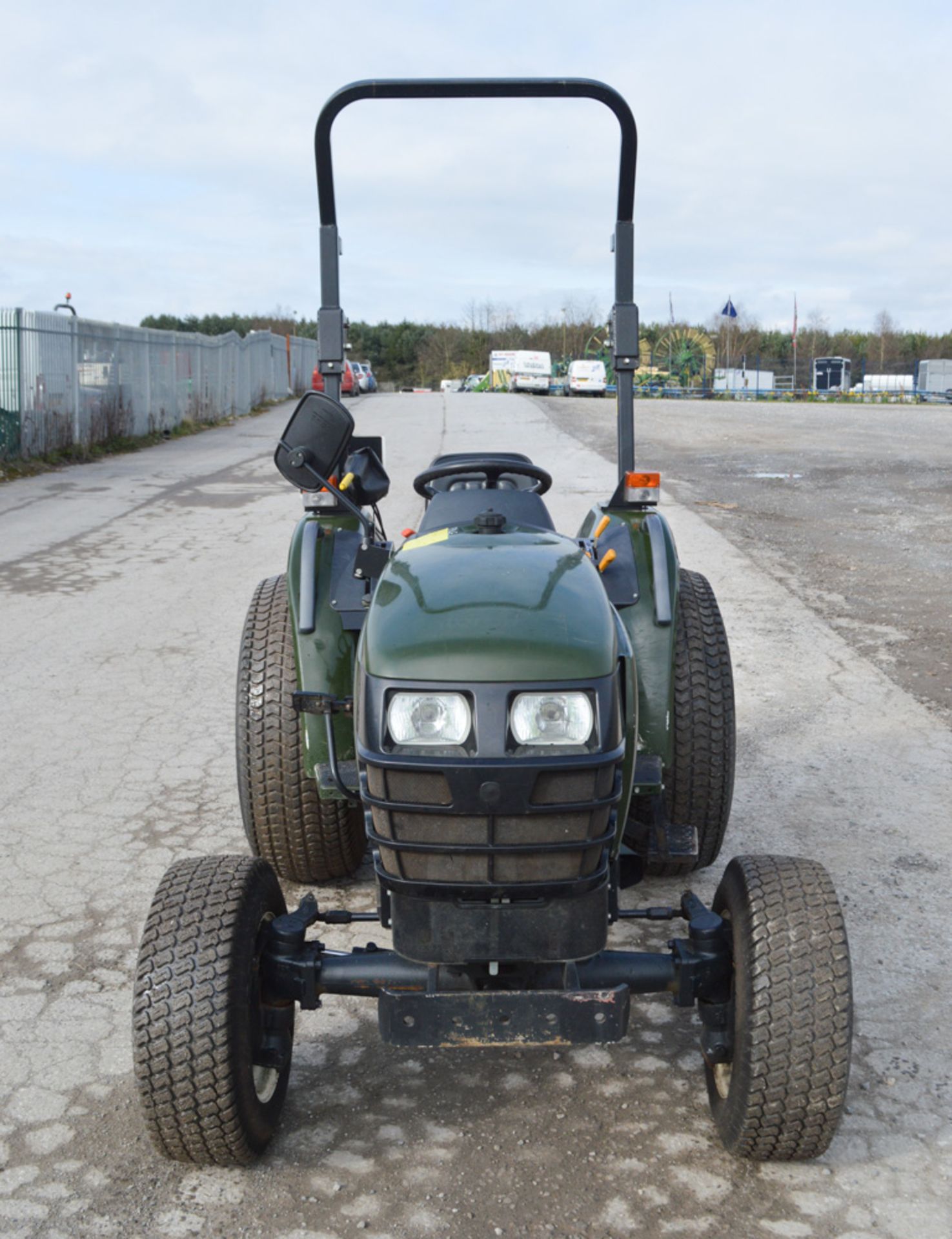 New Holland T1570 Hydro 4wd tractor (Ex Royal Parks) Year: 2011 S/N: ZANDT9001 Recorded Hours: - Image 5 of 8