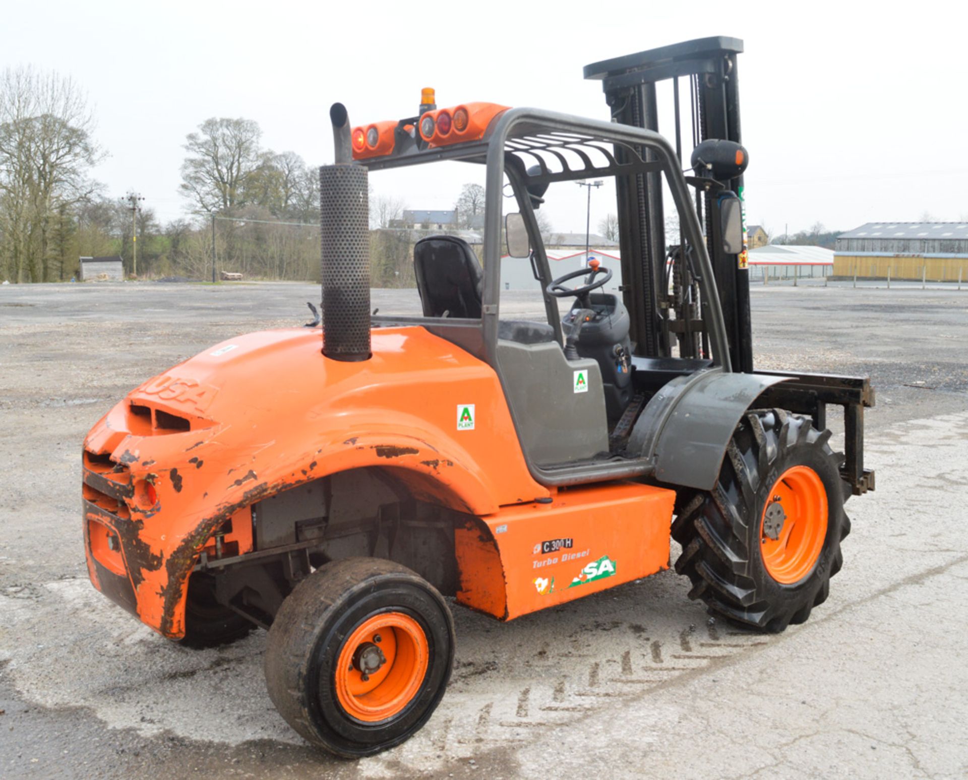 Ausa C300H 3 tonne diesel driven fork lift truck Year: 2007 S/N: 57055614 Recorded Hours: 2805 - Image 3 of 12