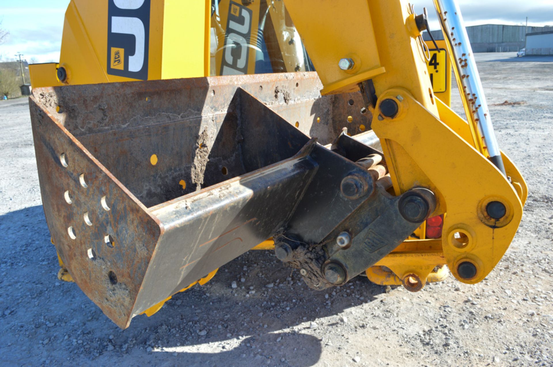 JCB 4CX Contractor backhoe loader Year: 2014 S/N: 2269627 Recorded Hours: 78 - Image 12 of 17