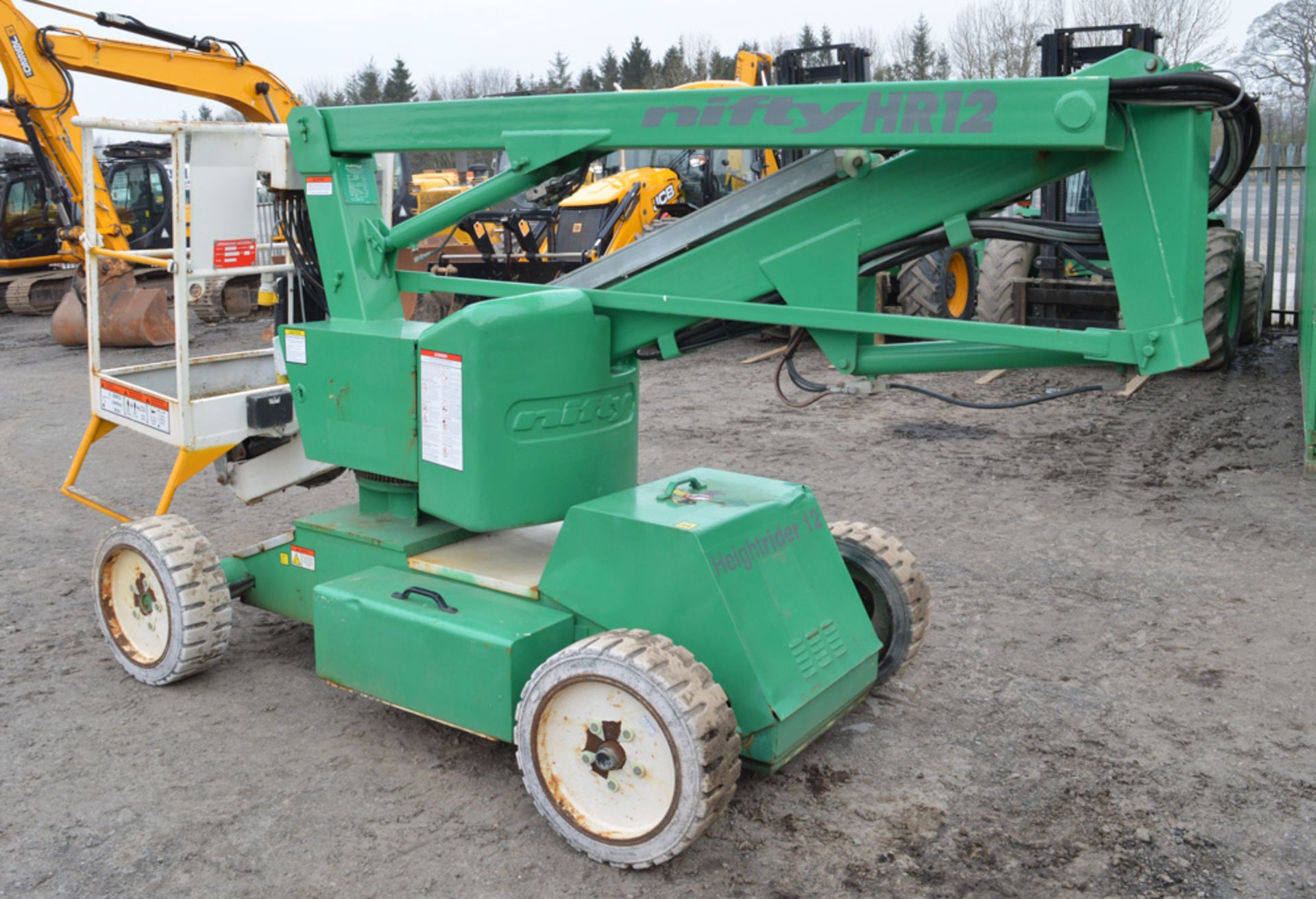 Nifty HR12 height rider 12 metre diesel/battery boom lift Year: 2008 S/N: 17701 A512398 - Image 4 of 5