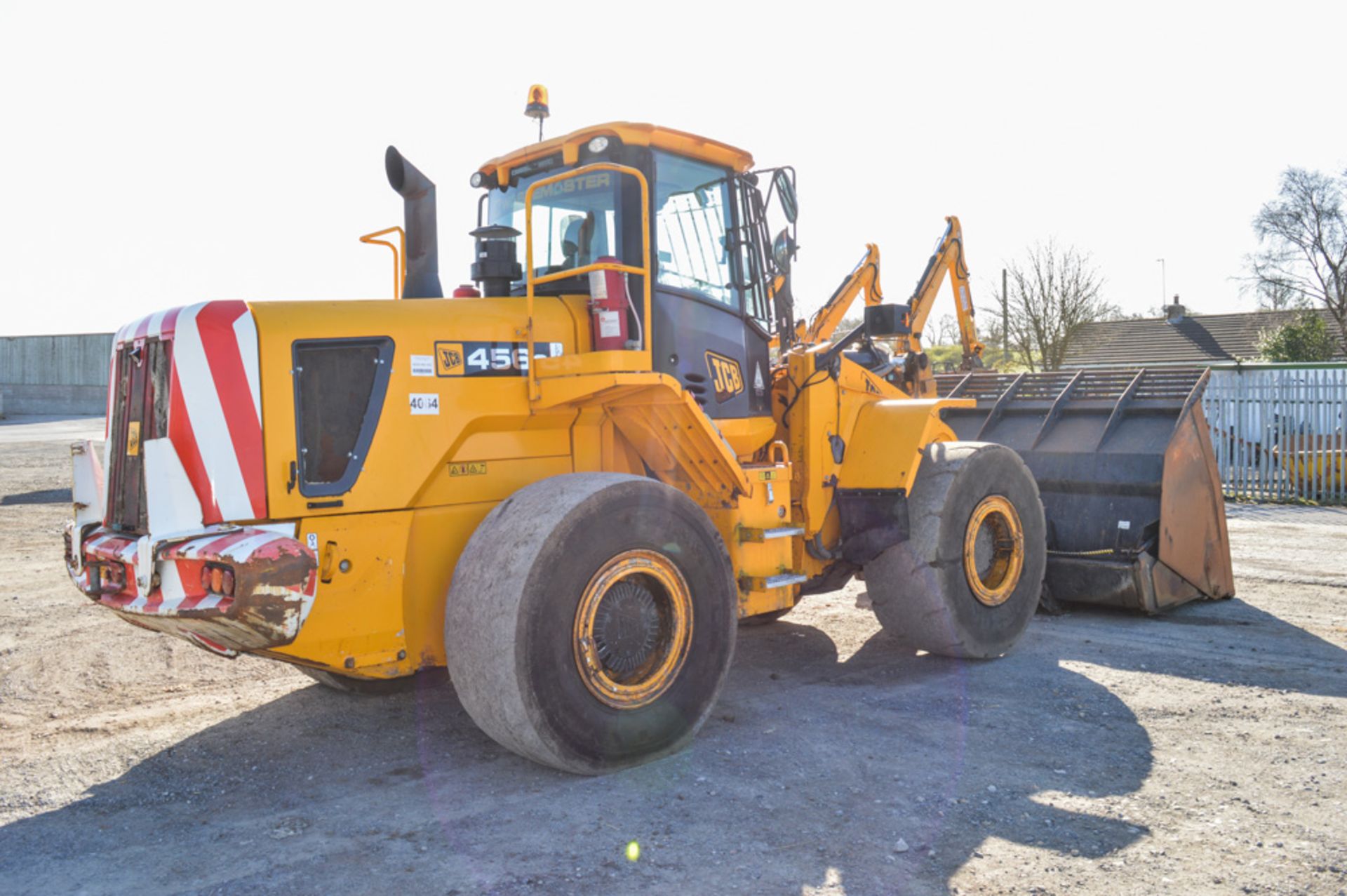 JCB 456 wheeled loader Year: 2010 S/N: 1304064 Recorded Hours: 7863 c/w hi tip bucket - Image 3 of 12