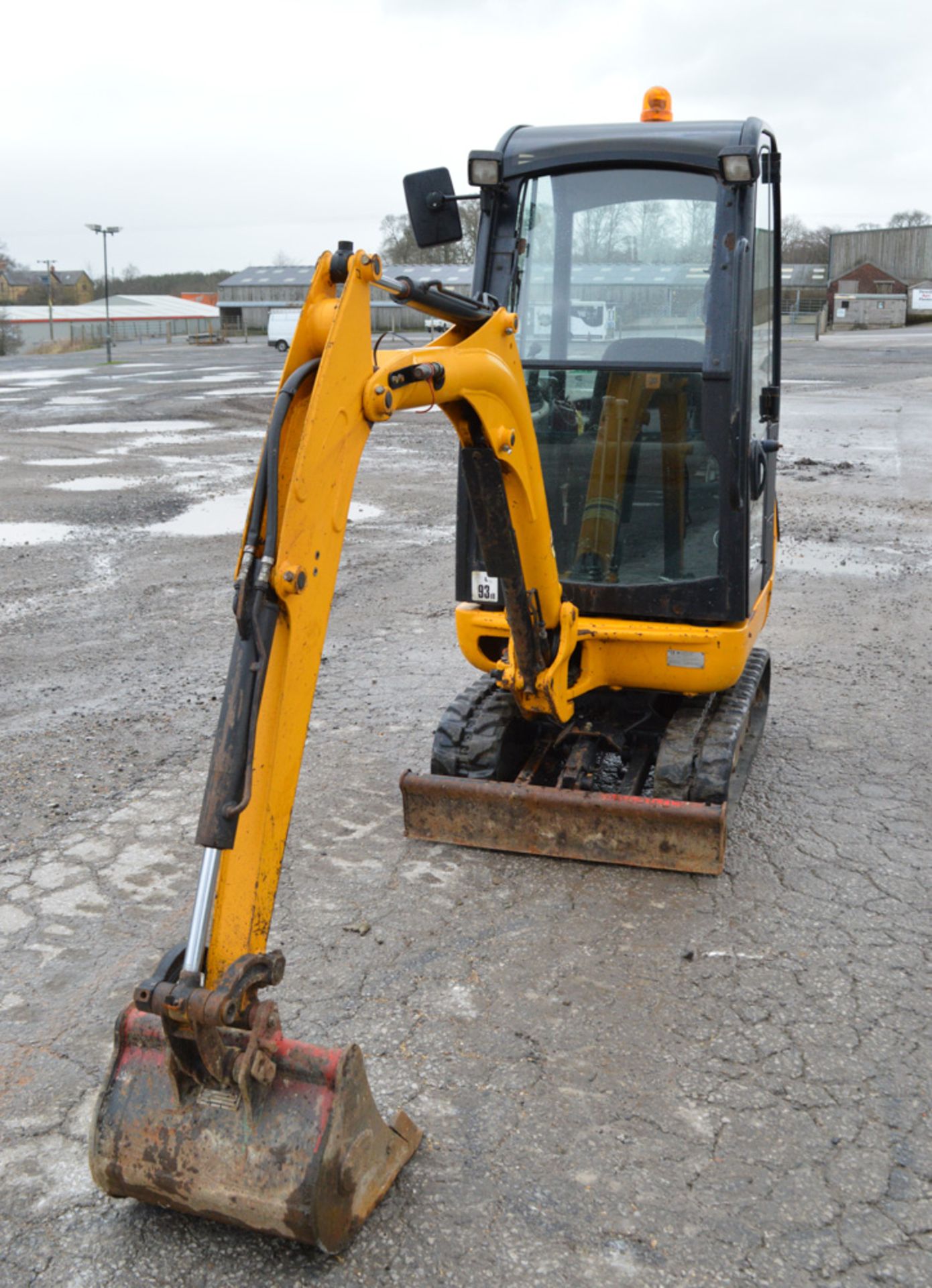 JCB 801.6 1.5 tonne rubber tracked mini excavator Year: 2011 S/N: 1703910 Recorded Hours: 1501 - Image 5 of 11