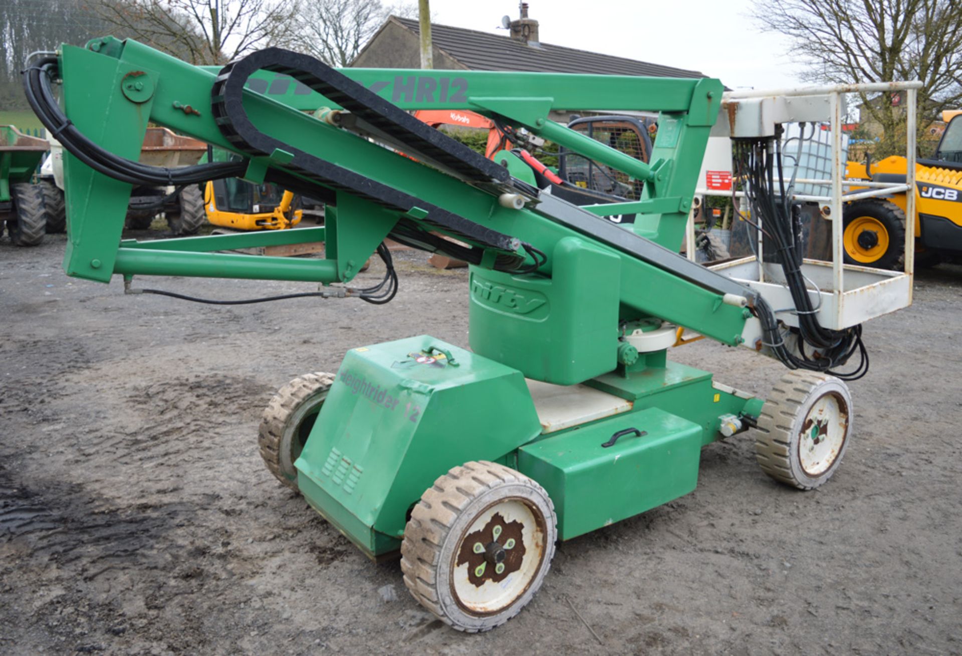 Nifty HR12 height rider 12 metre diesel/battery boom lift Year: 2008 S/N: 17701 A512398