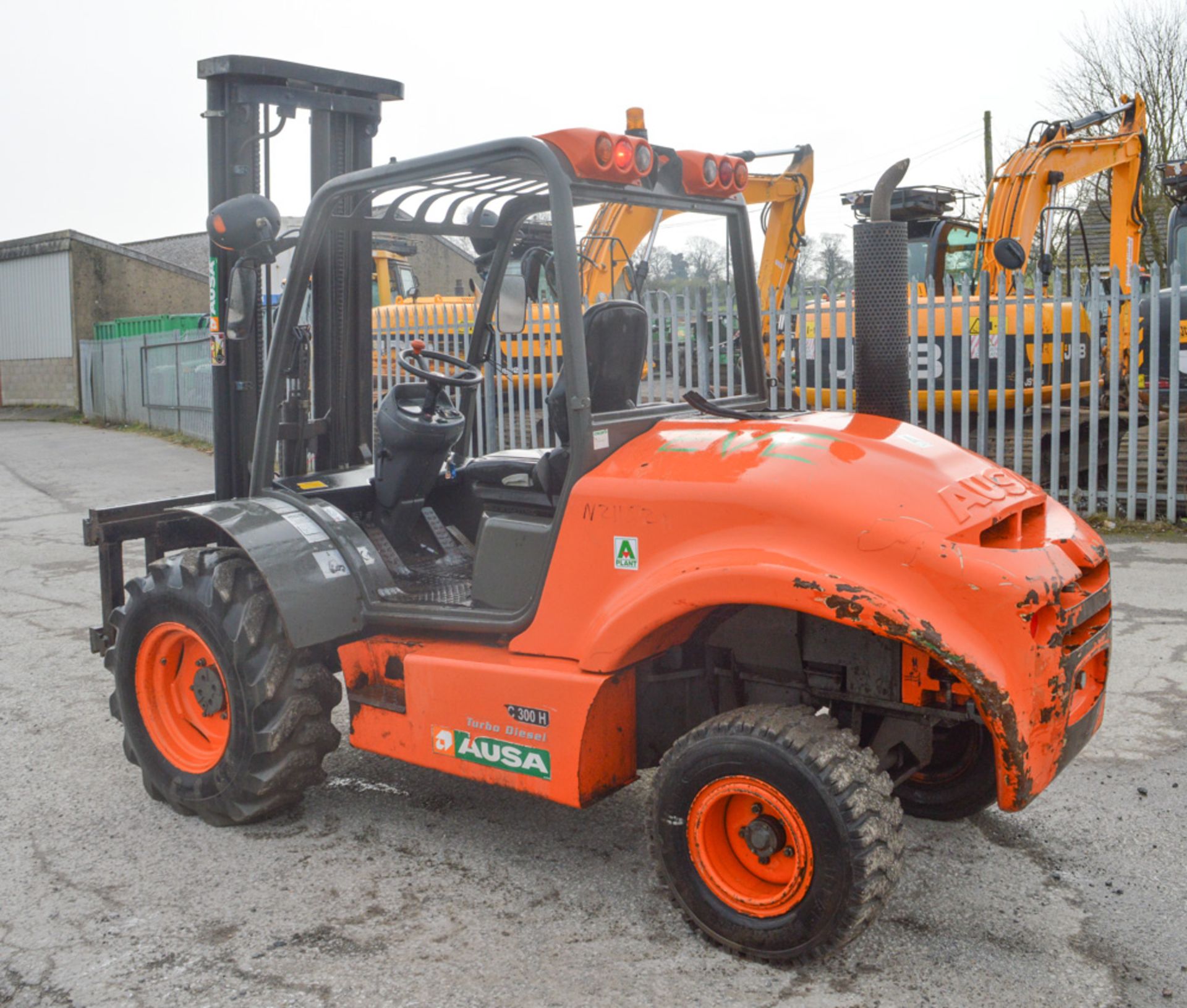 Ausa C300H 3 tonne diesel driven fork lift truck Year: 2007 S/N: 57055614 Recorded Hours: 2805 - Image 2 of 12