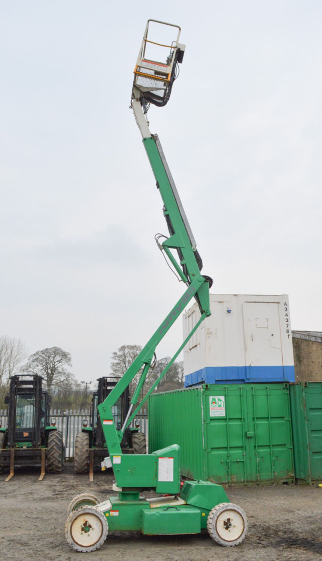 Nifty HR12 height rider 12 metre diesel/battery boom lift Year: 2008 S/N: 17701 A512398 - Image 5 of 5