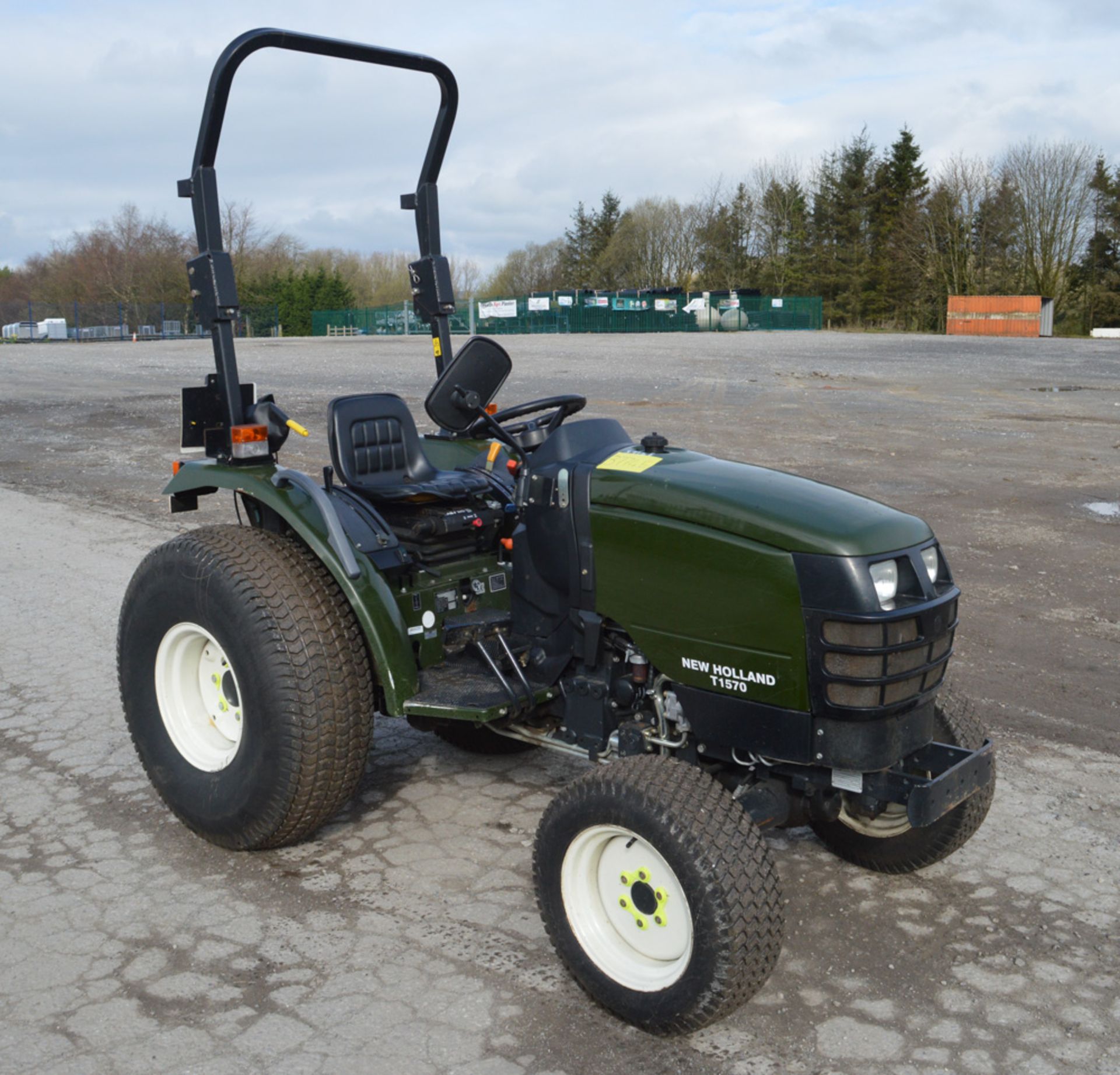 New Holland T1570 Hydro 4wd tractor (Ex Royal Parks) Year: 2011 S/N: ZANDT9001 Recorded Hours: