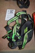 2 point safety harness A686663