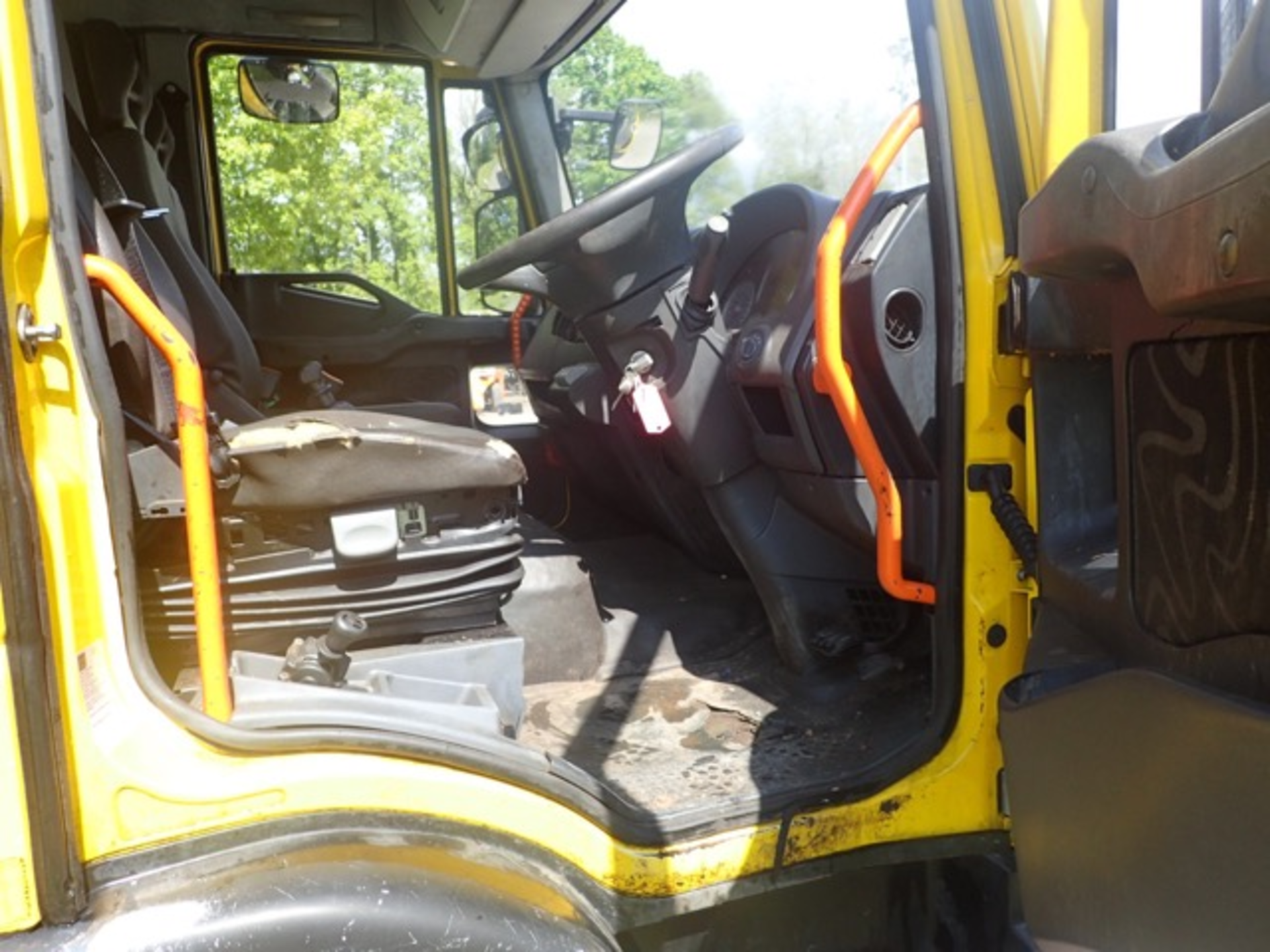 Iveco 75E16 7.5 tonne tipper wagon Registration Number: FJ10 BNX Date of Registration: 24/6/2010 MOT - Image 9 of 11