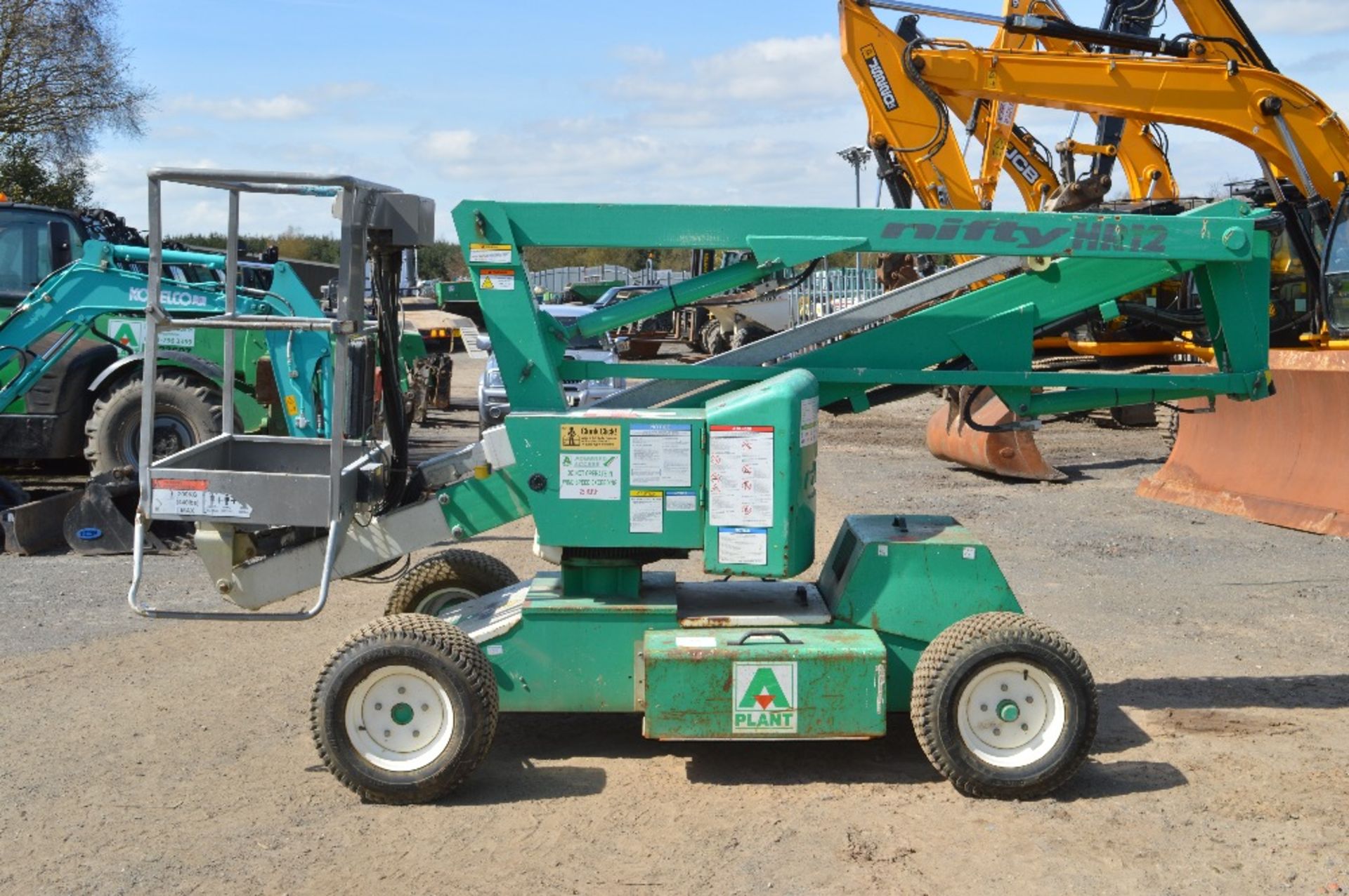 Nifty Lift HR 12 NDE diesel electric 12 metre boom lift   Year: 2007 S/N: 1217170 A448715 - Image 3 of 8
