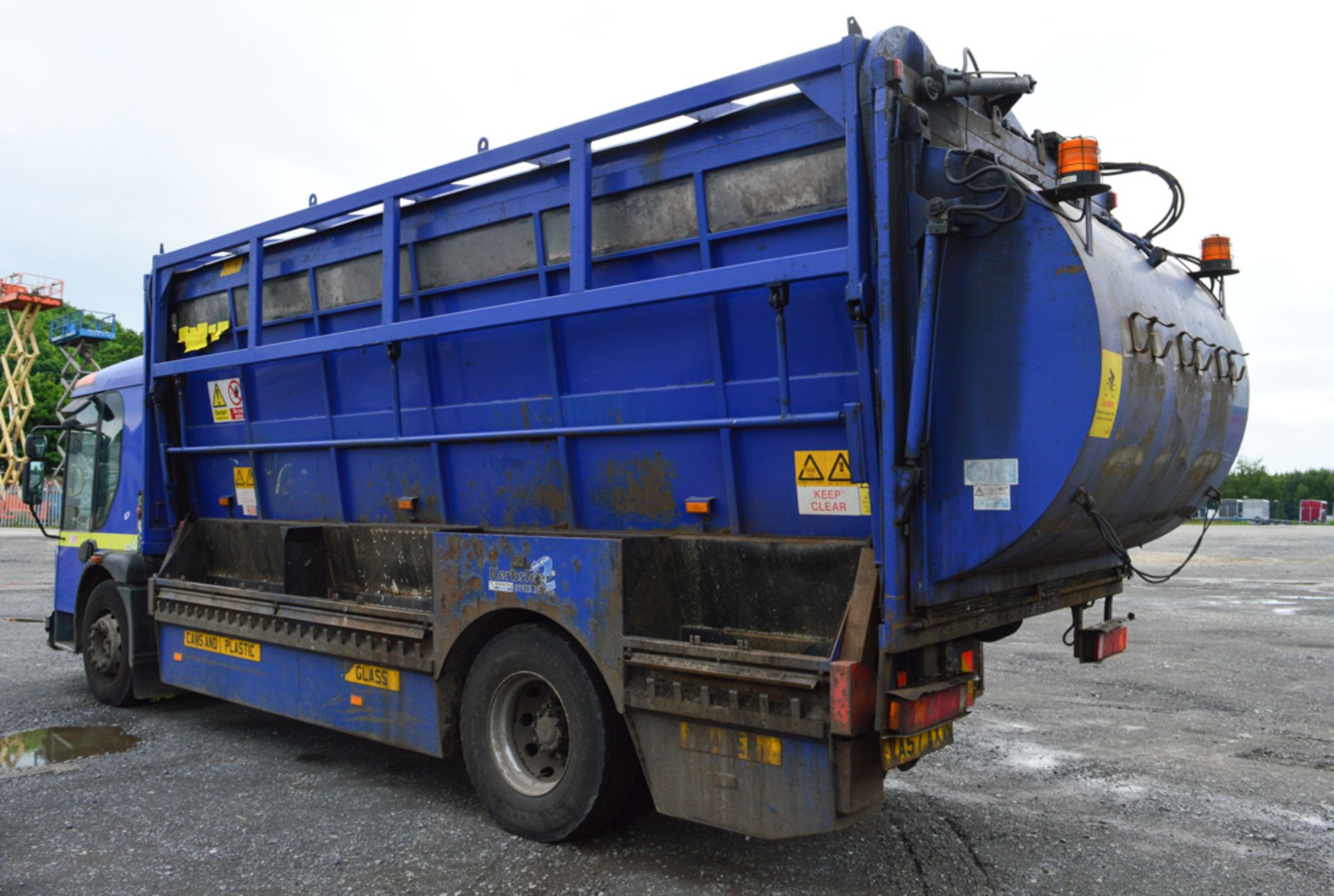 Dennis Elite 2 kerbsider refuse lorry Registration Number: VA57 AXV Date of Registration: 01/02/2008 - Image 3 of 8