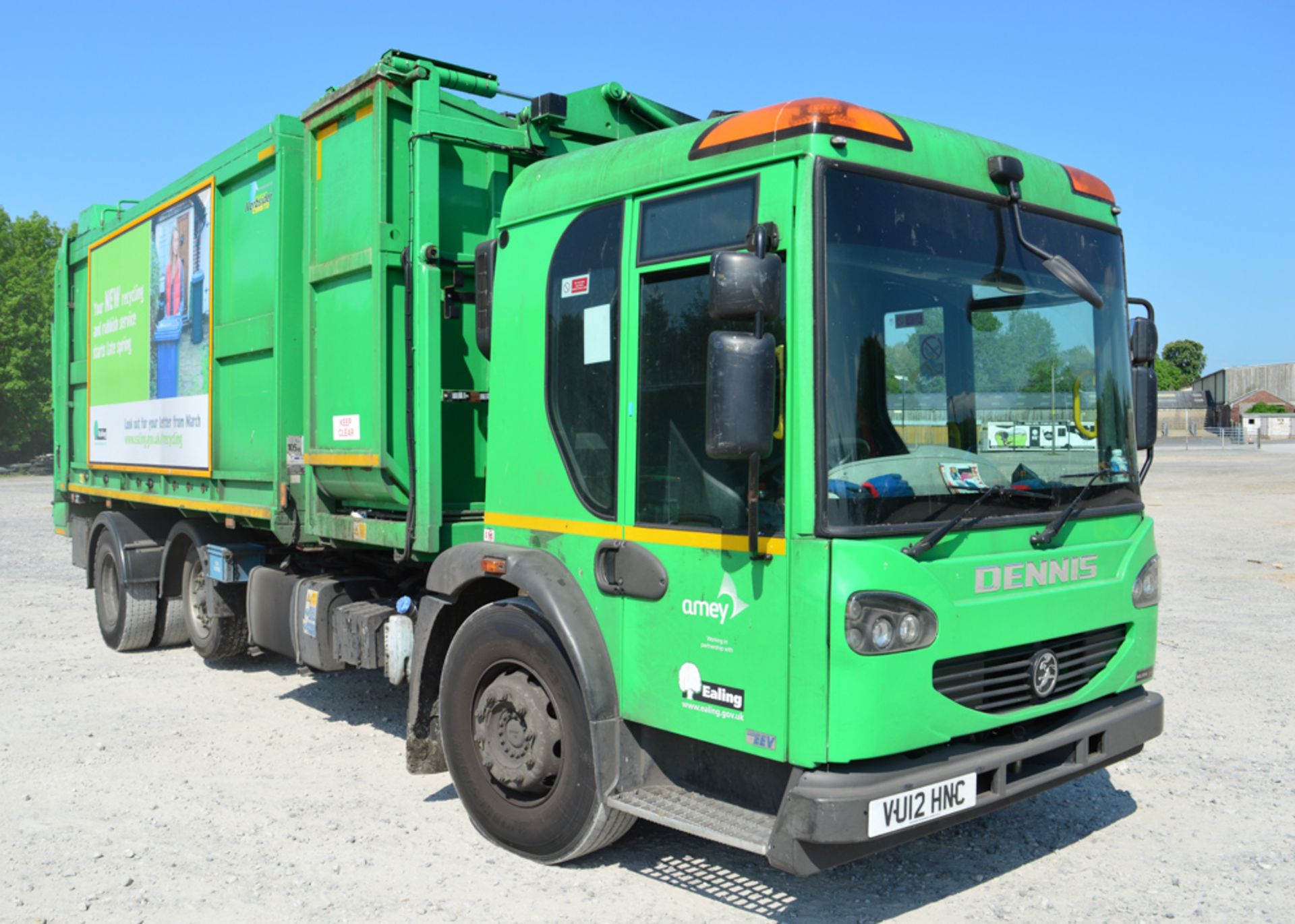 Dennis Elite 2 Euro 5 Kerbsider refuse lorry Registration Number: VU12 HNC Date of Registration: