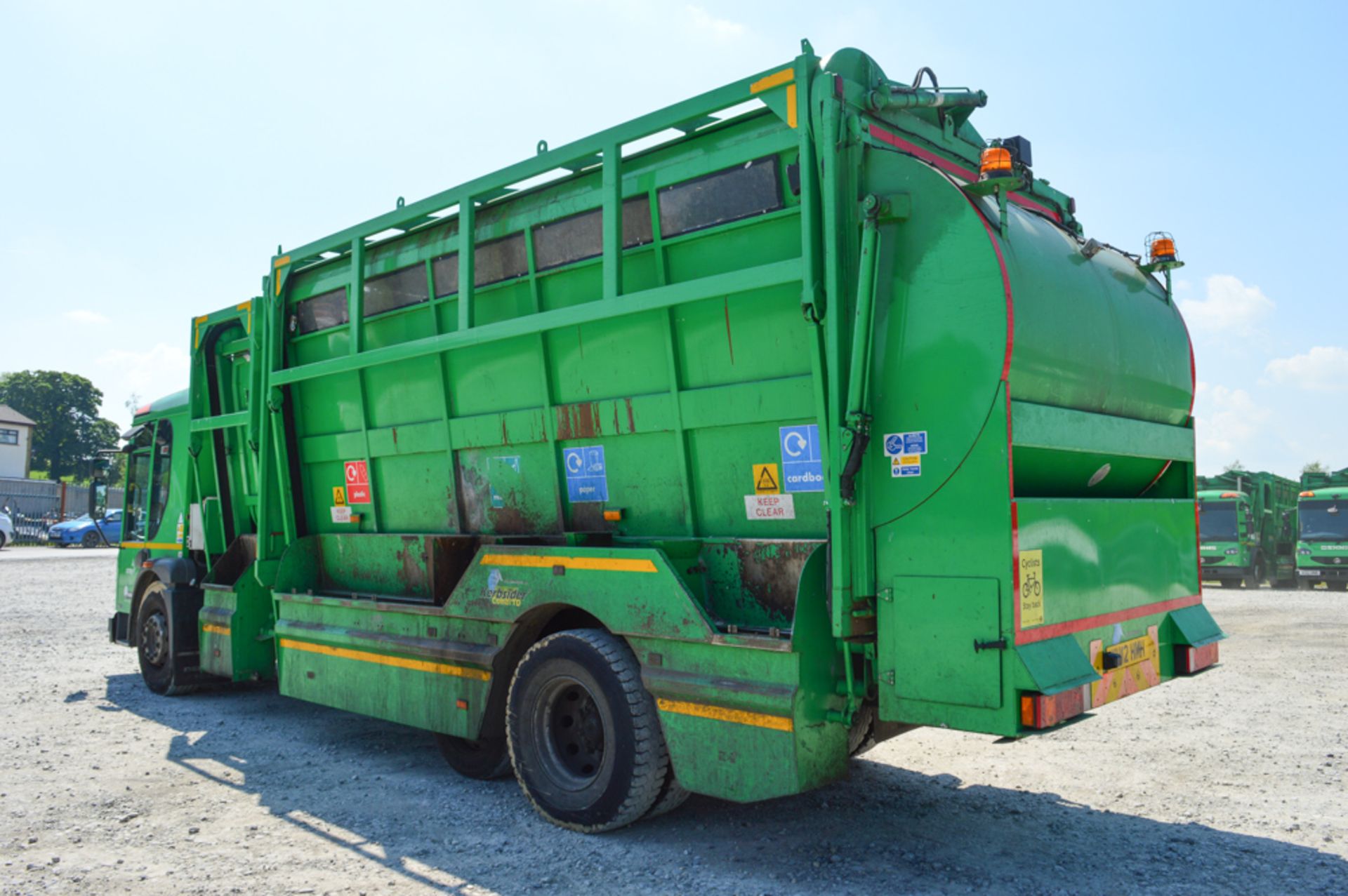 Dennis Elite 2 Euro 5 Kerbsider refuse lorry Registration Number: VU12 HMH Date of Registration: - Image 3 of 8