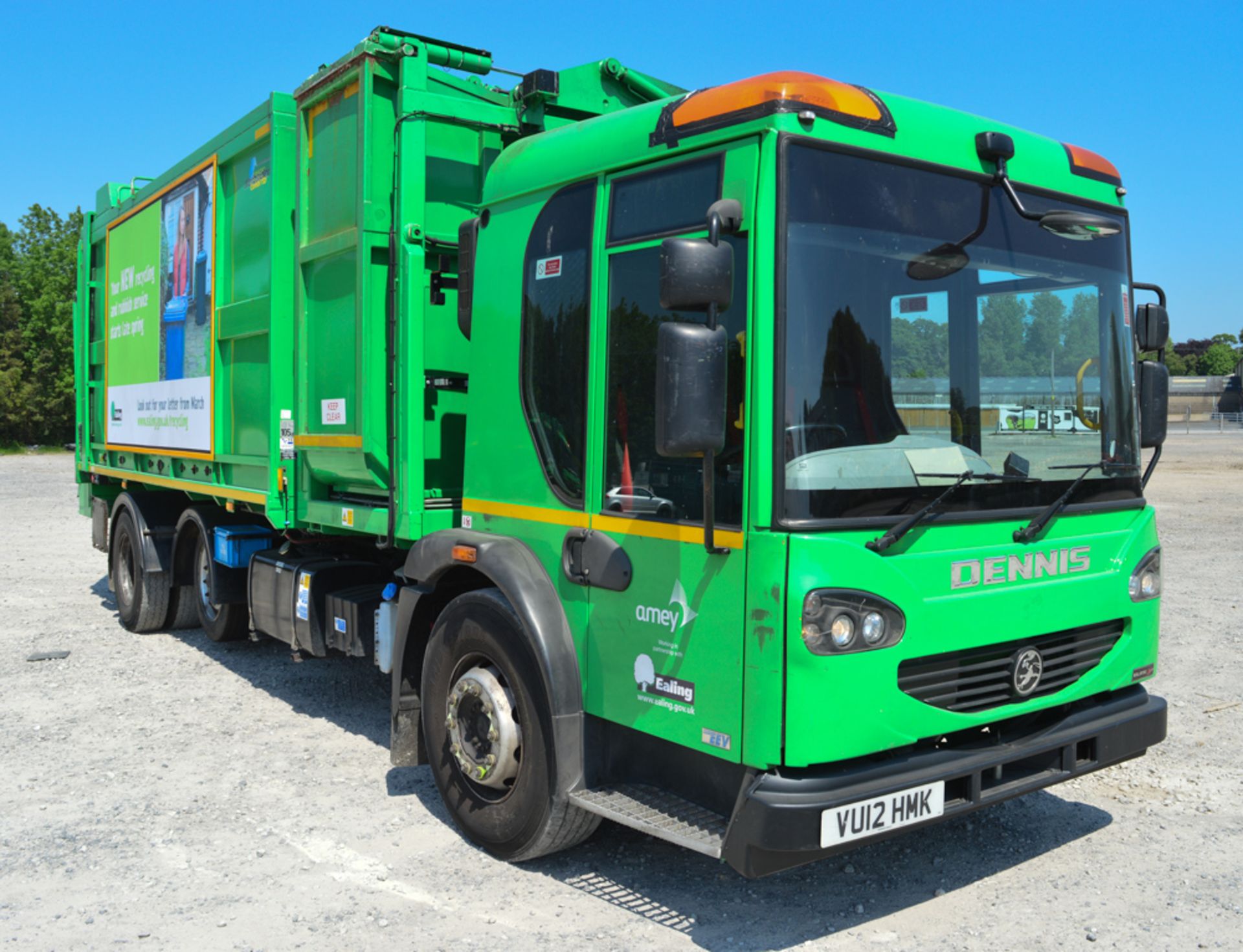 Dennis Elite 2 Euro 5 Kerbsider refuse lorry Registration Number: VU12 HMK Date of Registration: