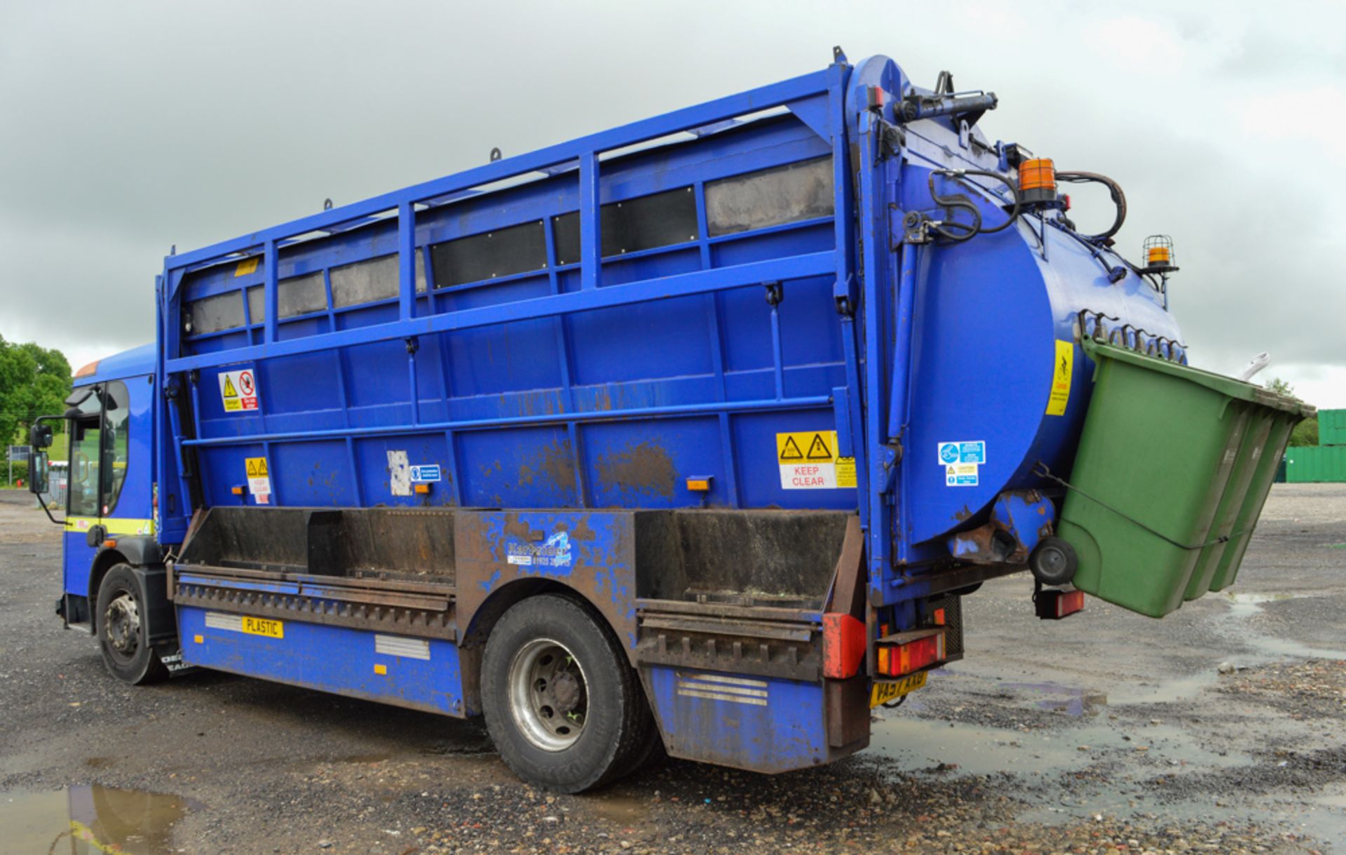 Dennis Elite 2 Kerbsider refuse lorry Registration Number: VA57 AXU Date of Registration: 01/02/2008 - Image 3 of 8