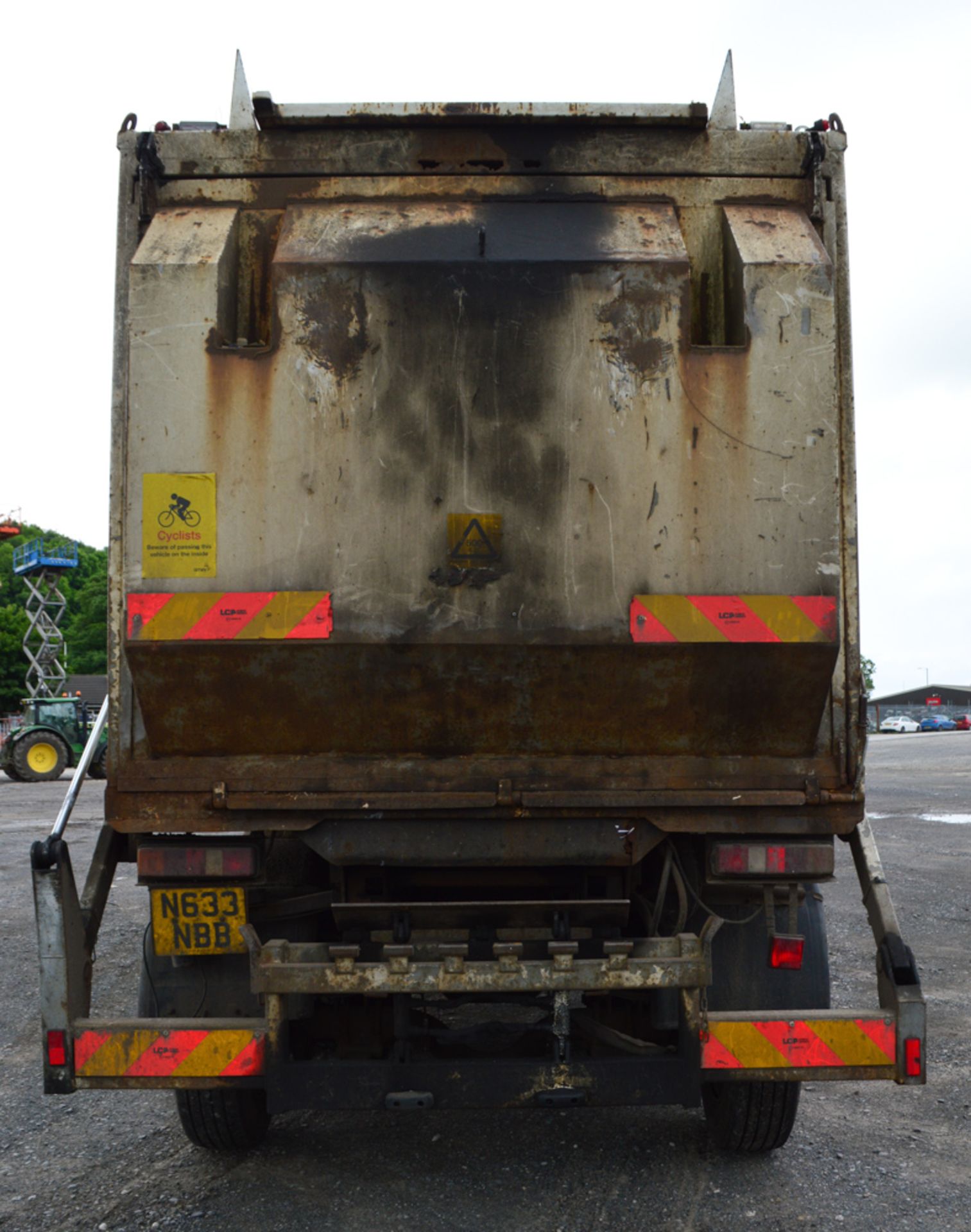 Leyland DAF 75 240 ATi refuse crane lorry Registration Number: N633 NBB Date of Registration: 08/ - Image 6 of 9