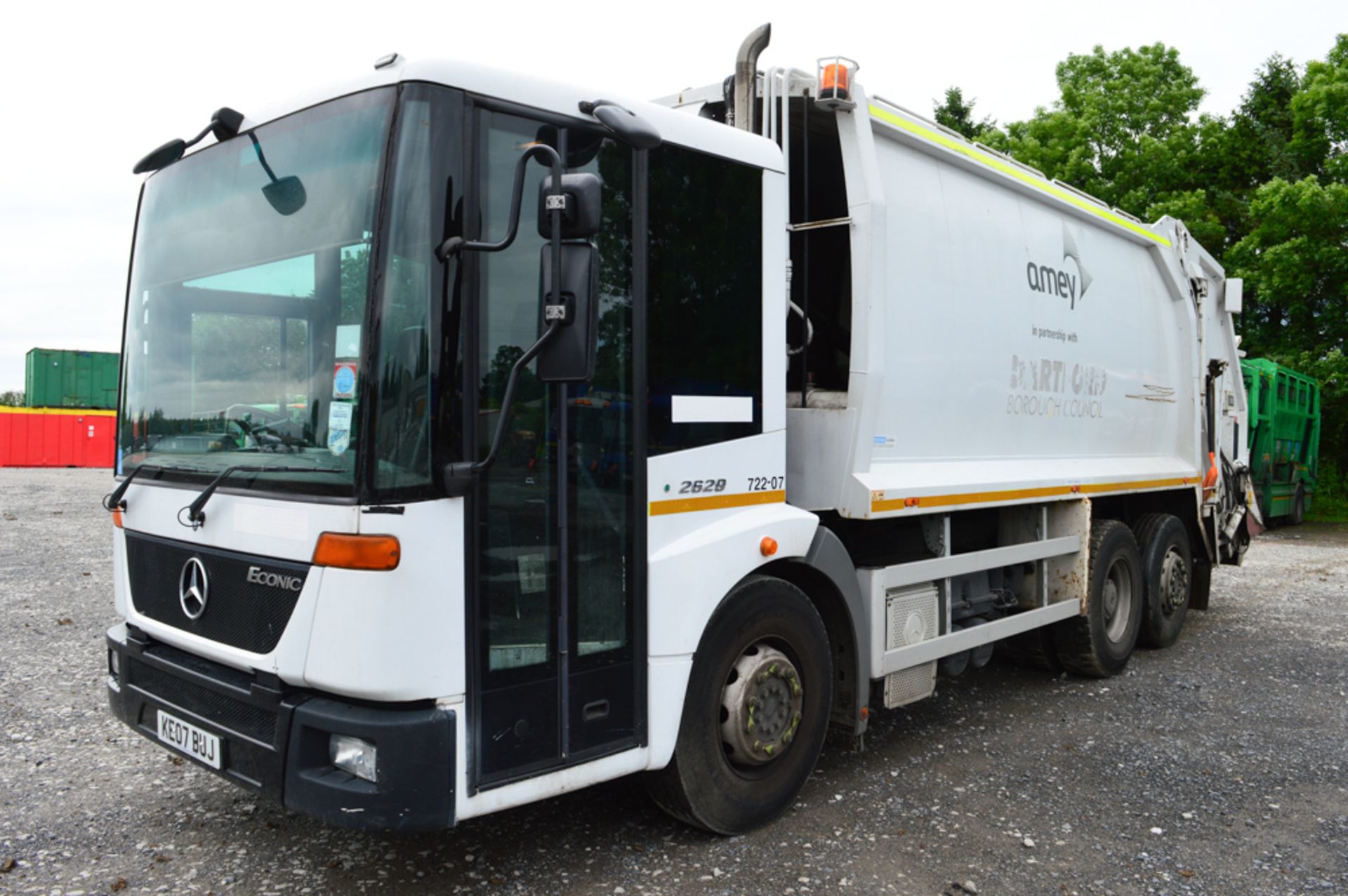 Mercedes Benz Econic 2629 refuse lorry Registration Number: KE07 BUJ Date of registration: 02/05/ - Image 2 of 8