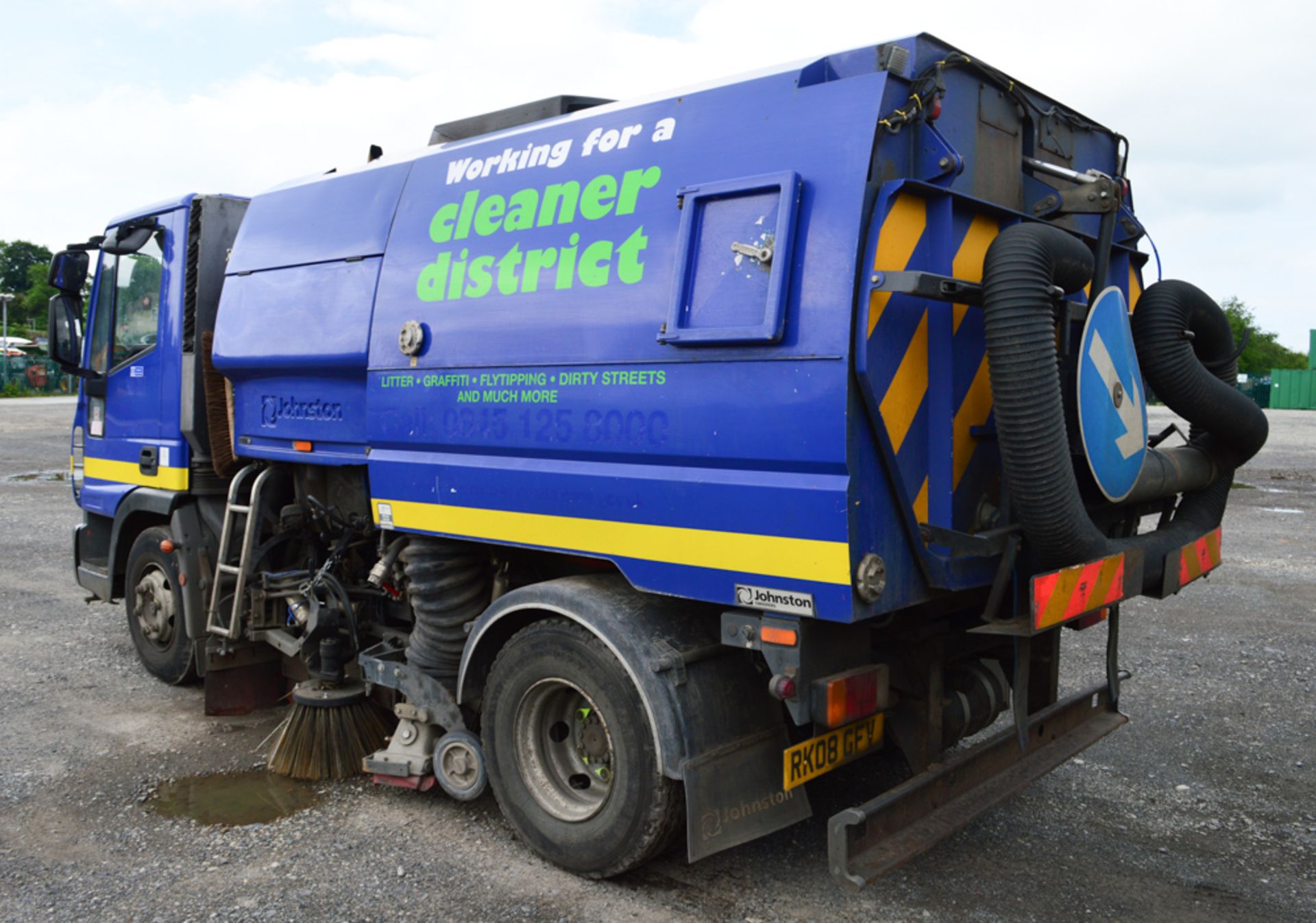 Iveco 7.5 tonne sweeper lorry Registration Number: RK08 GFV Date of Registration:01/07/2008 MOT - Image 3 of 8