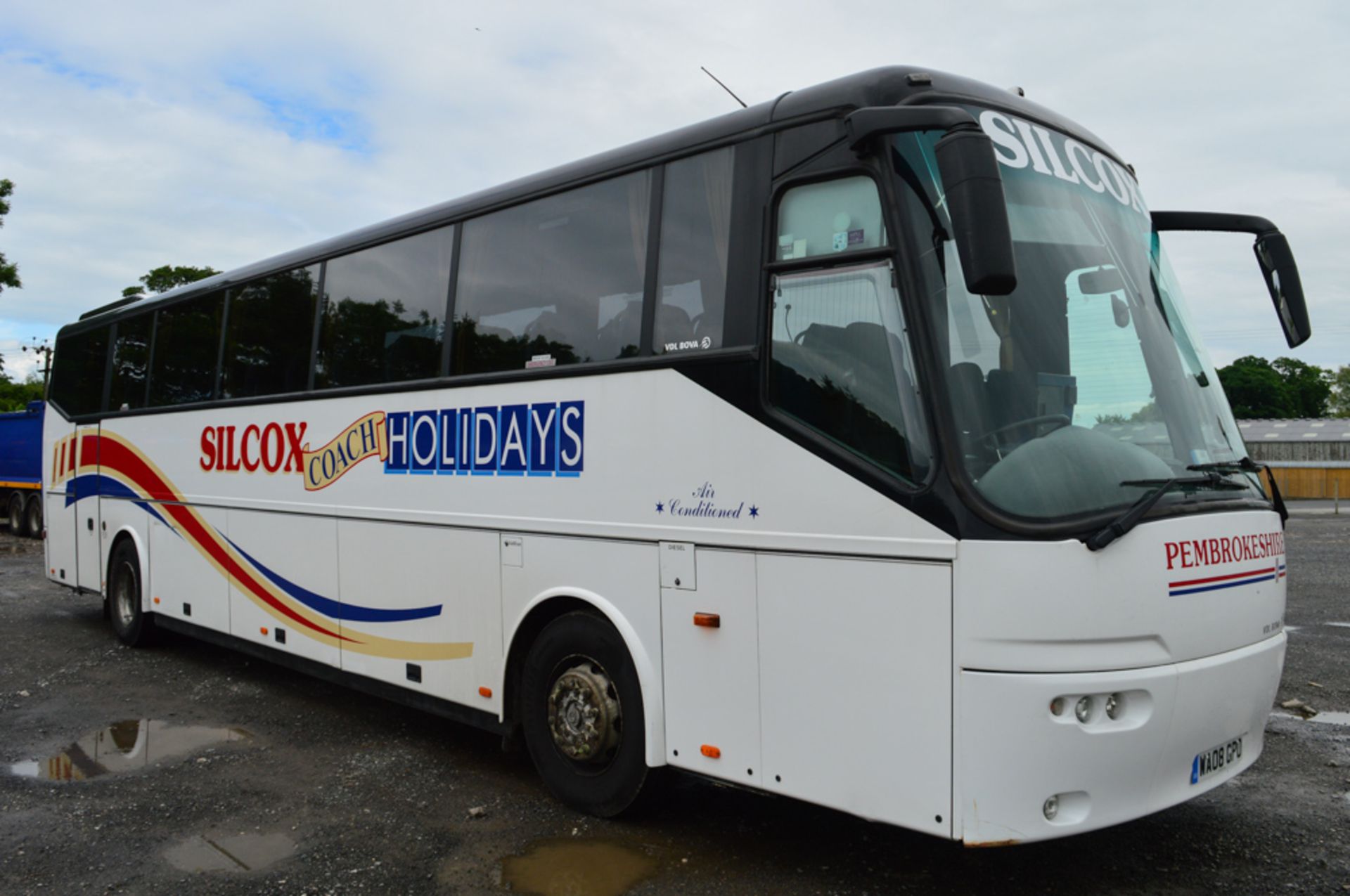 VDL Bova Futura FHD 49 seat luxury coach Registration Number: WA08 GPO Date of registration: 03/03/ - Image 2 of 12