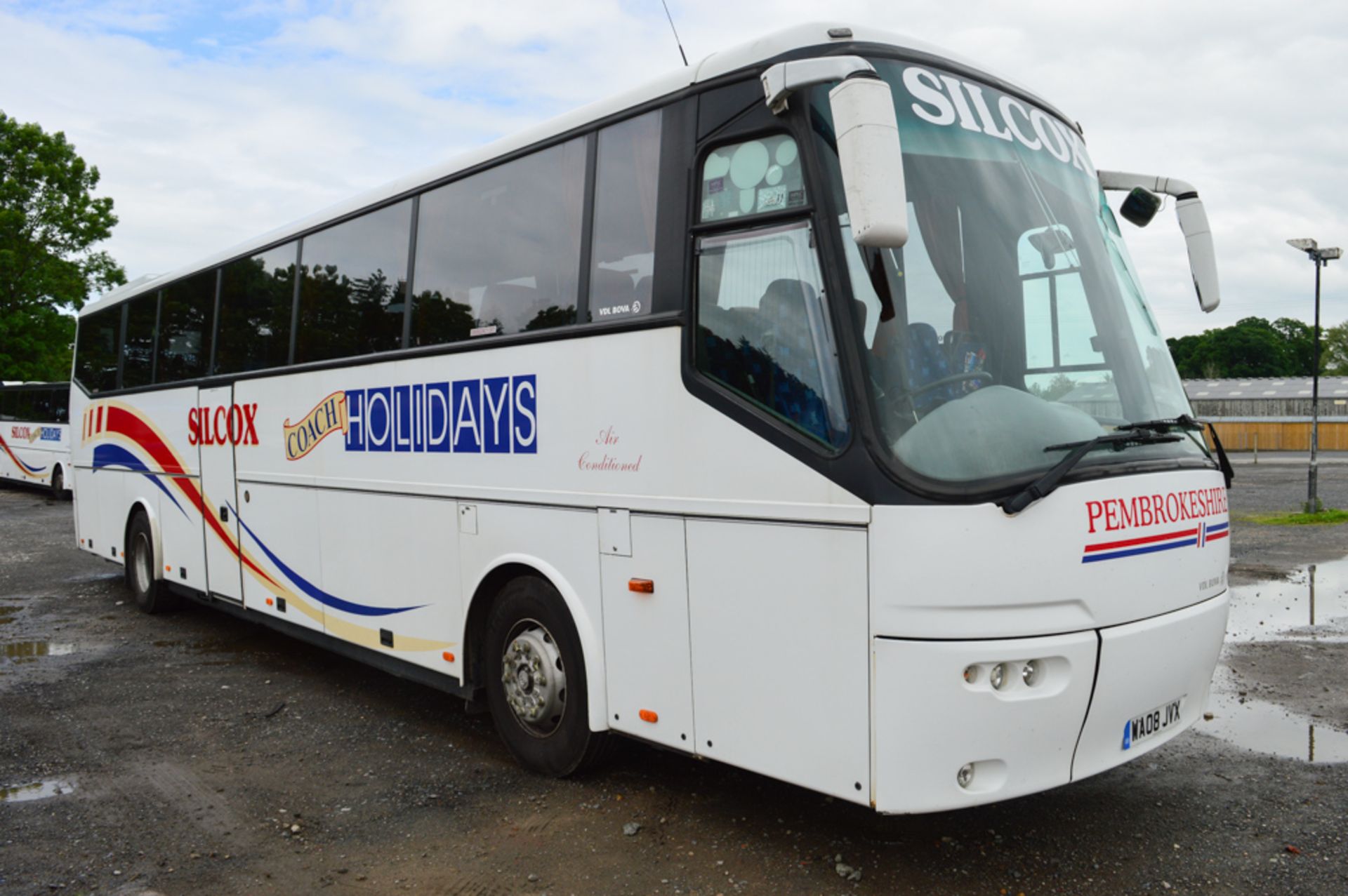 VDL Bova Futura FHD 53 seat luxury coach Registration Number: WA08 JVX Date of registration: 14/04/ - Image 2 of 12