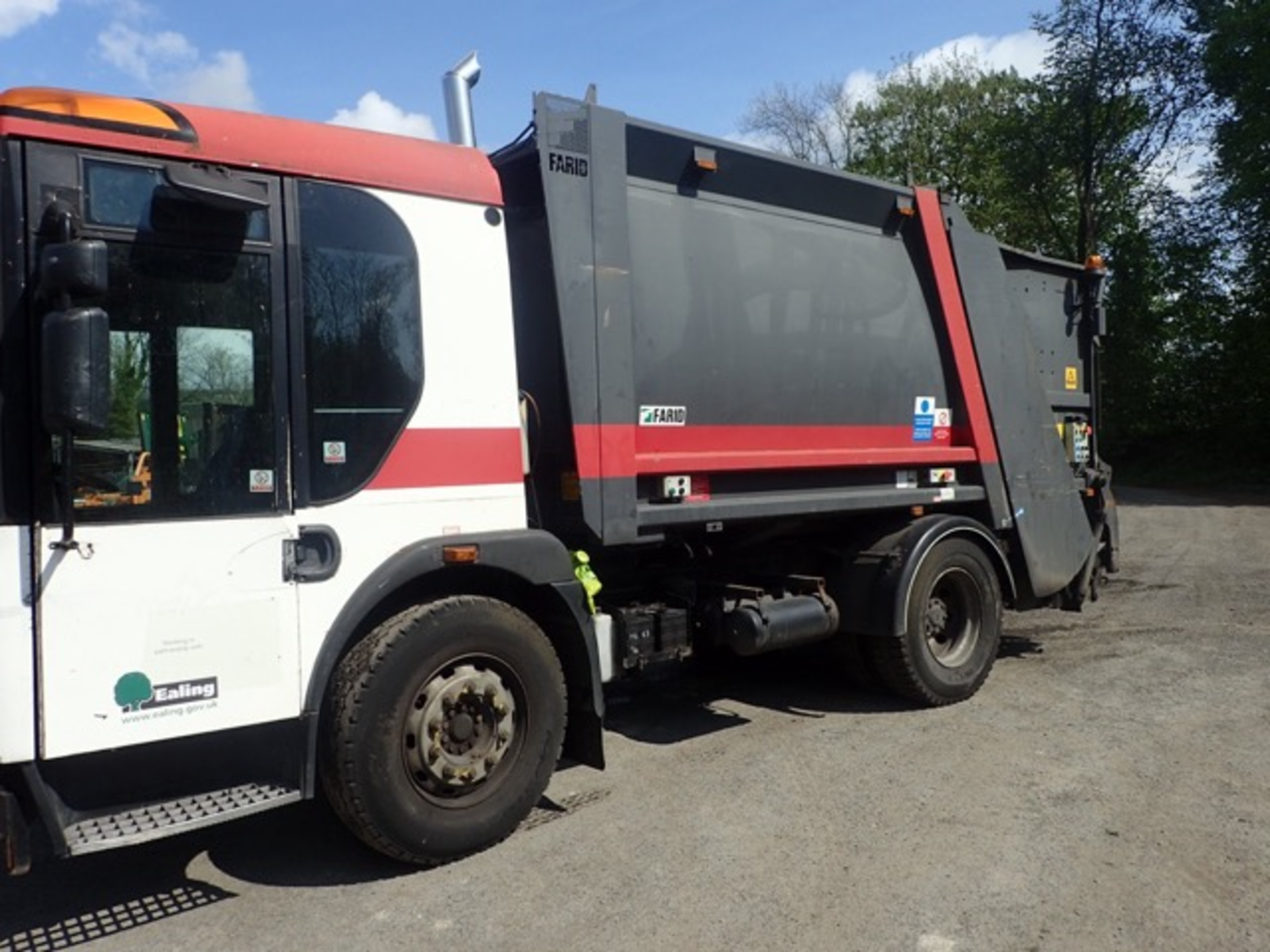 Dennis Elite 2 18 tonne refuse collection lorry Registration Number: VU06 UNE Date of - Image 2 of 11