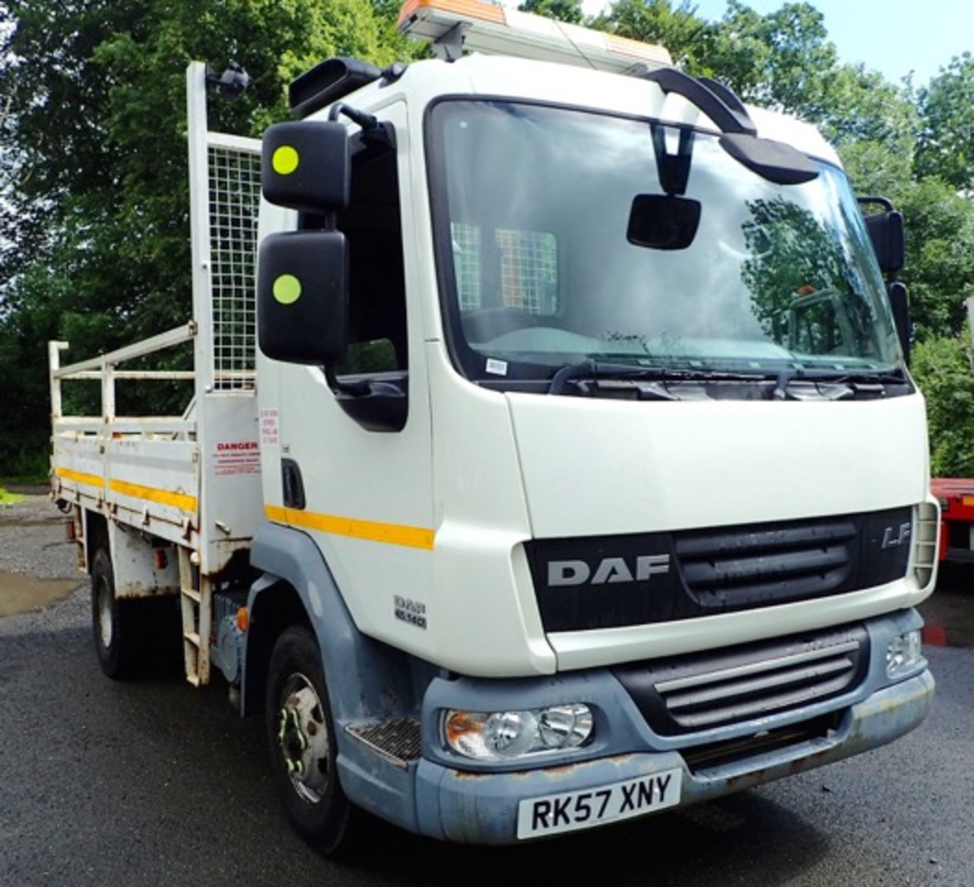 DAF LF 45-140 7.5 tonne tipper Registration Number: RK57 XNY Date of Registration: 28/11/2007 MOT - Image 4 of 10