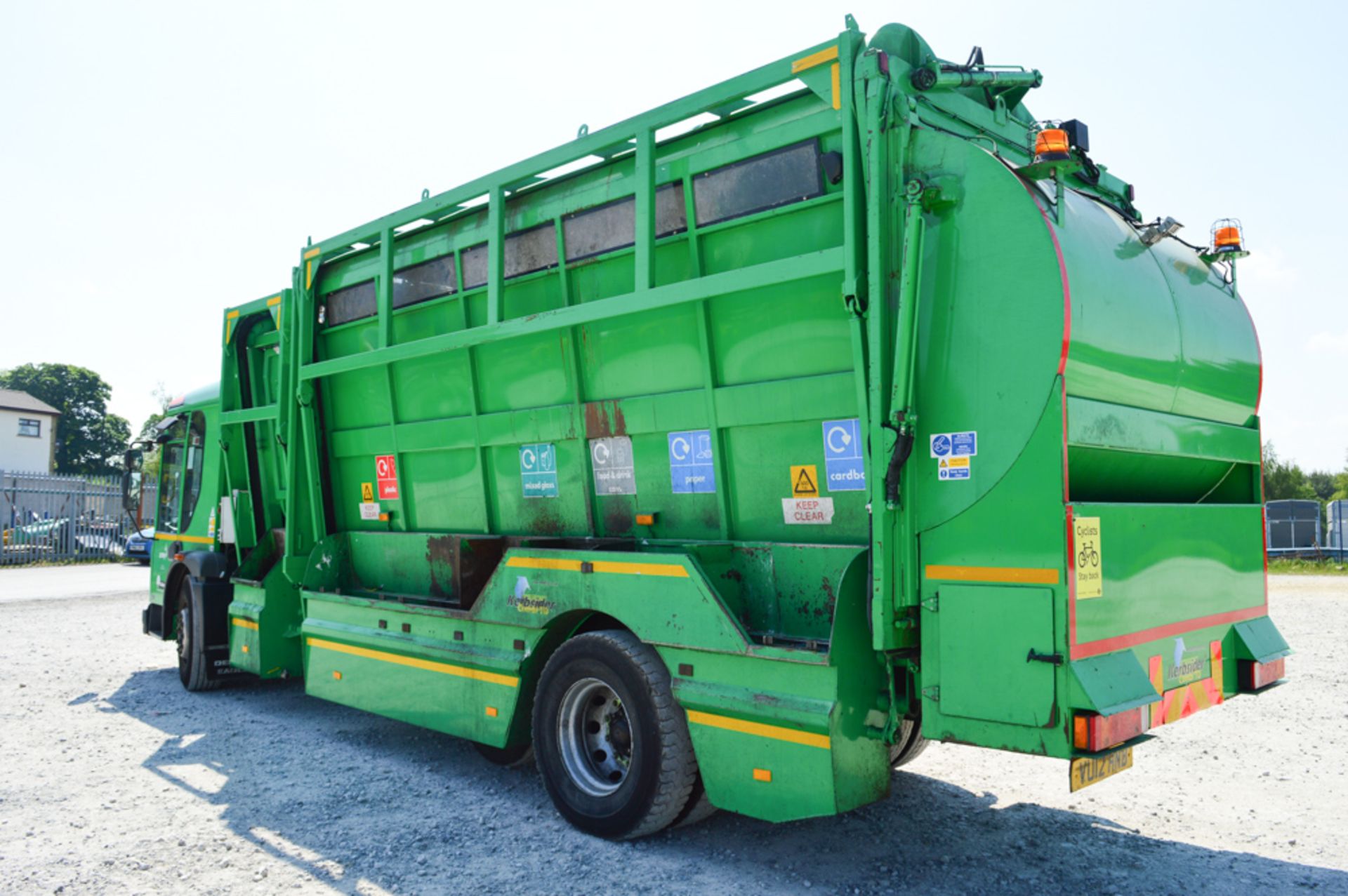 Dennis Elite 2 Euro 5 Kerbsider refuse lorry Registration Number: VU12 HNB Date of Registration: - Image 3 of 8