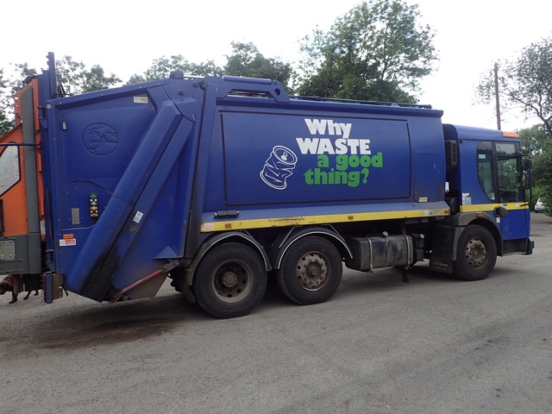 Dennis Elite 2 6x2 refuse collection lorry Registration Number: VF57 AAE Date of Registration: 01/ - Image 5 of 7