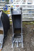 12 inch digging bucket to suit JCB 3CX **Unused**