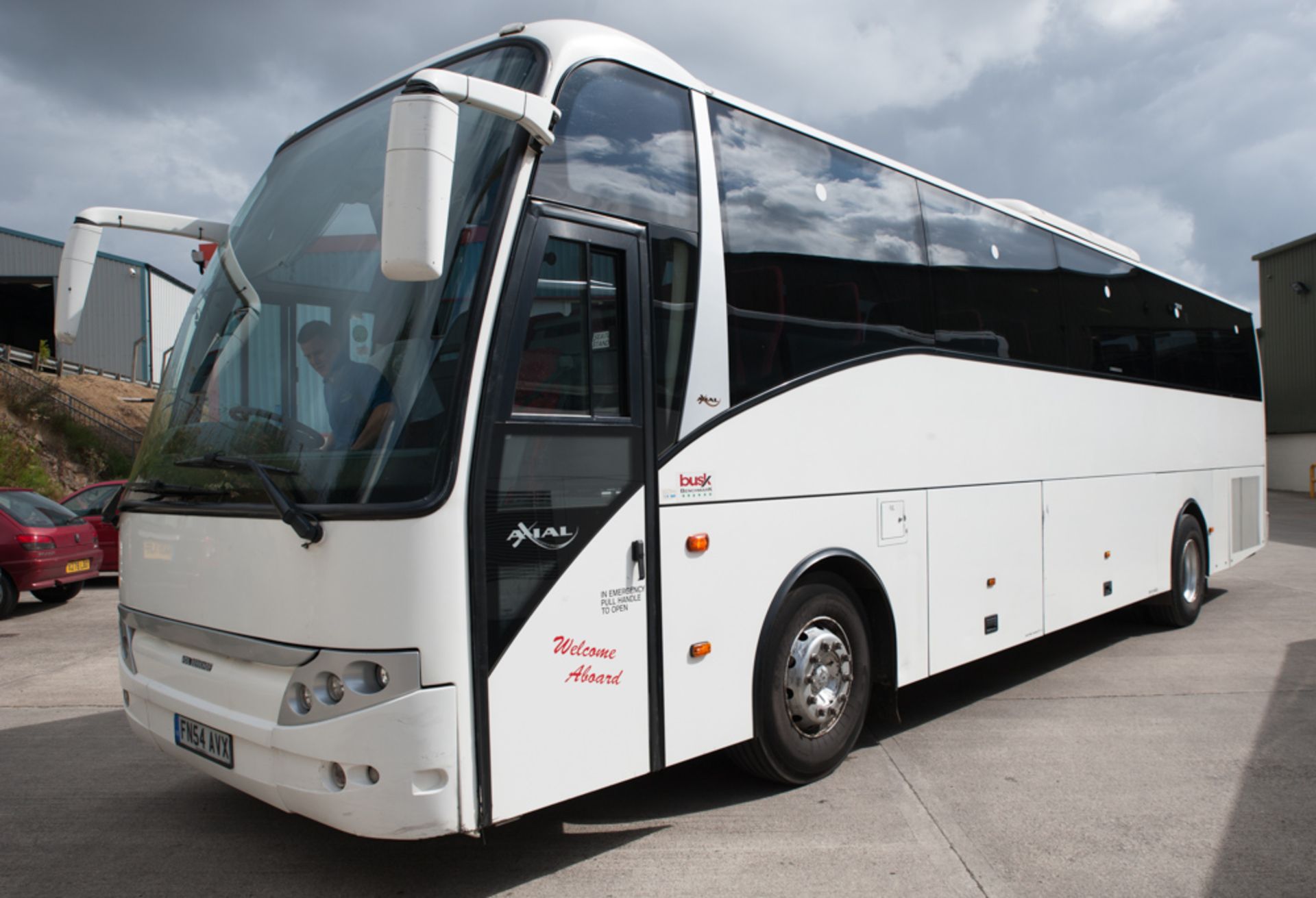 Volvo B12B VDL Berkoff 51 seat luxury coach Registration Number: FN54 AVX Date of Registration: 01/ - Image 2 of 10