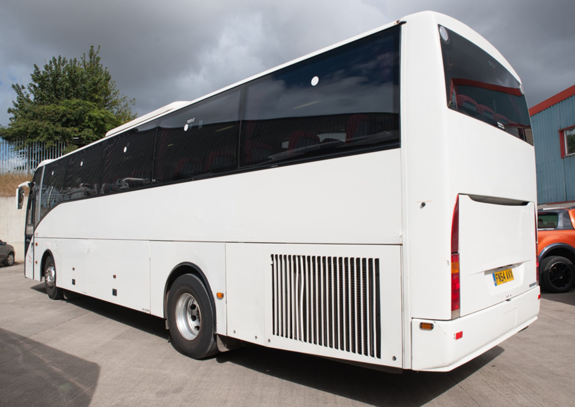 Volvo B12B VDL Berkoff 51 seat luxury coach Registration Number: FN54 AVX Date of Registration: 01/ - Image 3 of 10