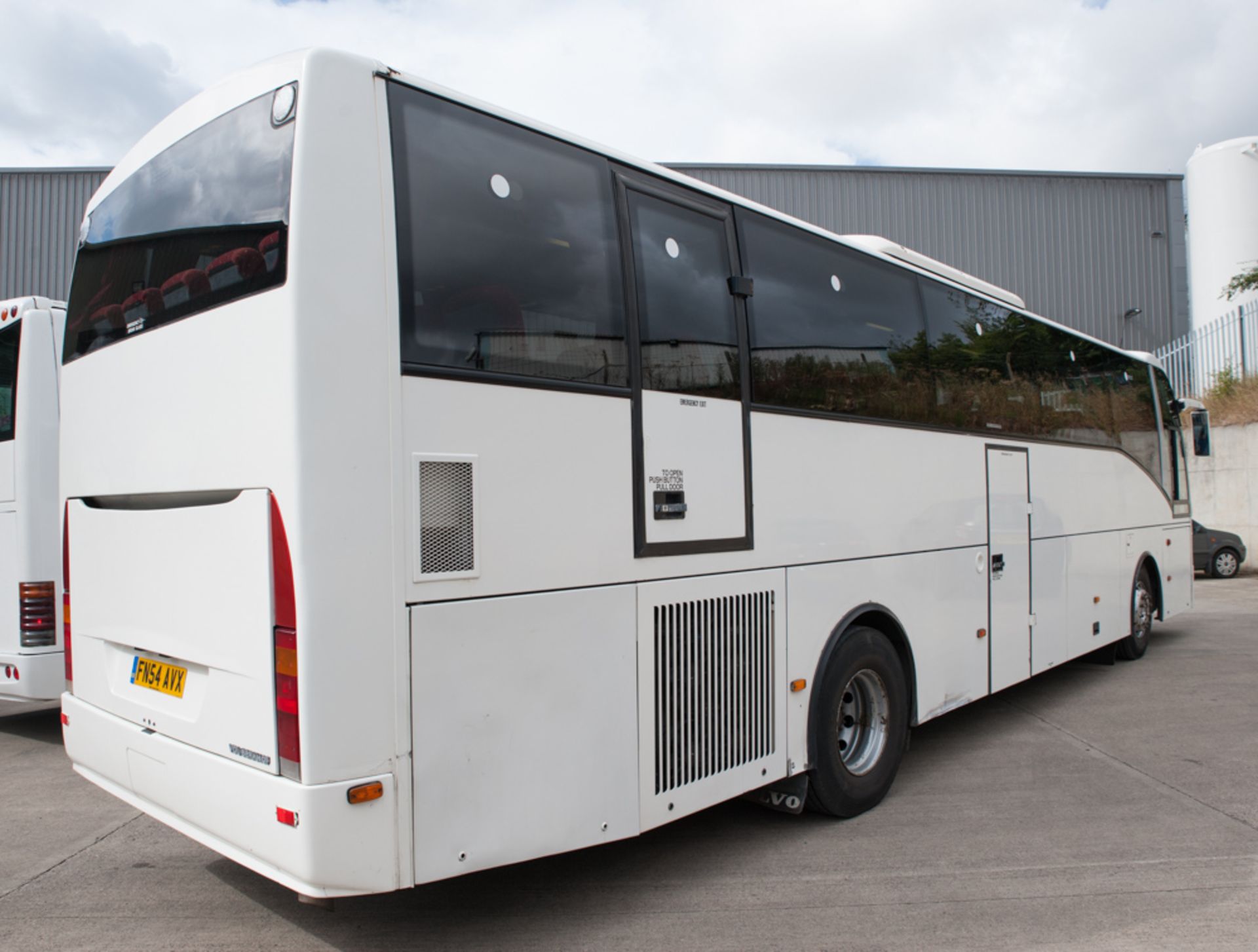 Volvo B12B VDL Berkoff 51 seat luxury coach Registration Number: FN54 AVX Date of Registration: 01/ - Image 4 of 10