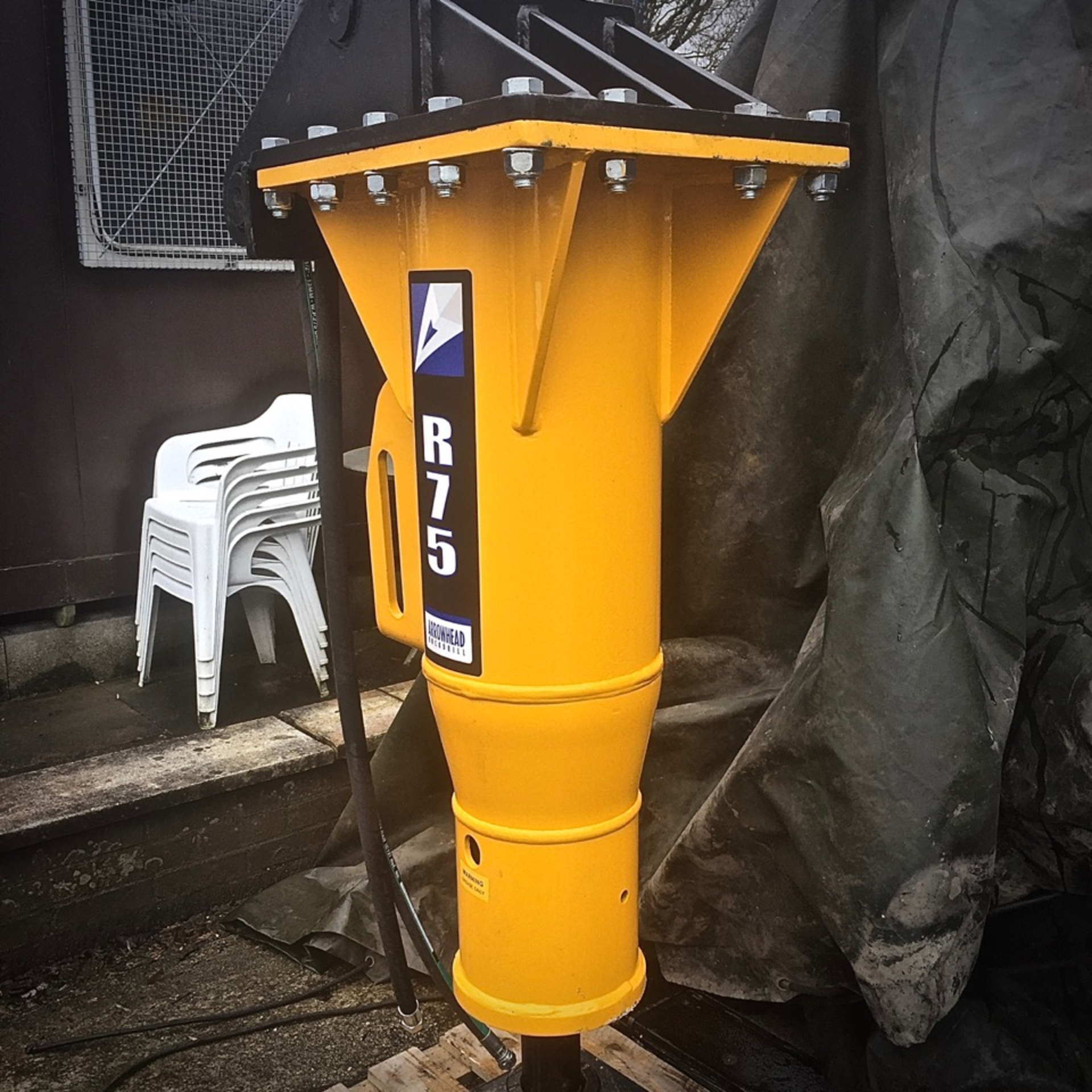 Arrowhead R75 hydraulic breaker Year: 2016 new and unused. UK made, includes 2 pin bracket, - Image 2 of 7