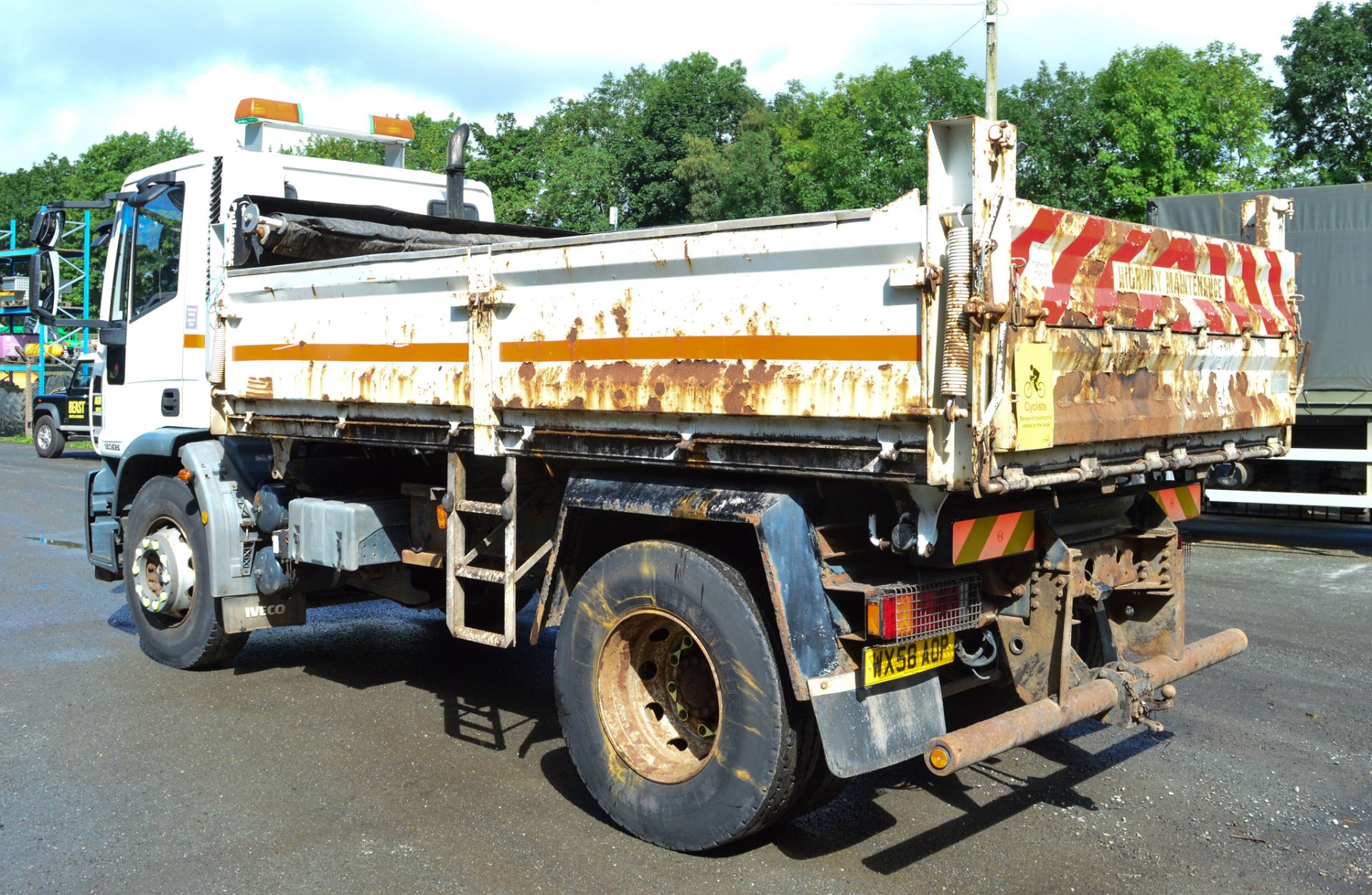 Iveco 180E25 18 tonne tipper lorry Registration Number: WX58 AOP Date of Registration: 19/12/2008 - Image 3 of 8