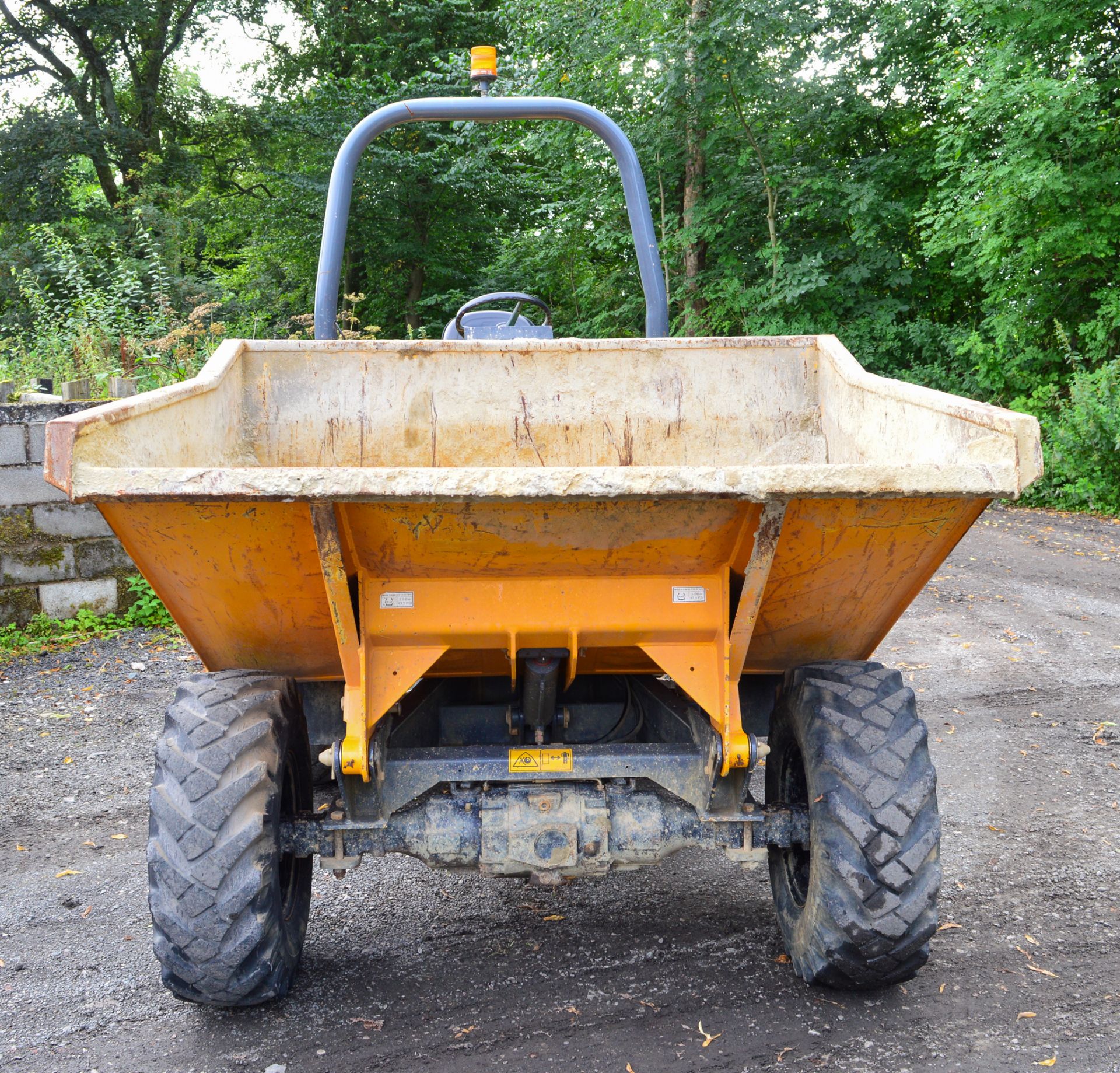 Terex 3 tonne straight skip dumper Year: 2011 S/N: EB3NJ2351 Recorded Hours: 1296 4000A - Image 5 of 12