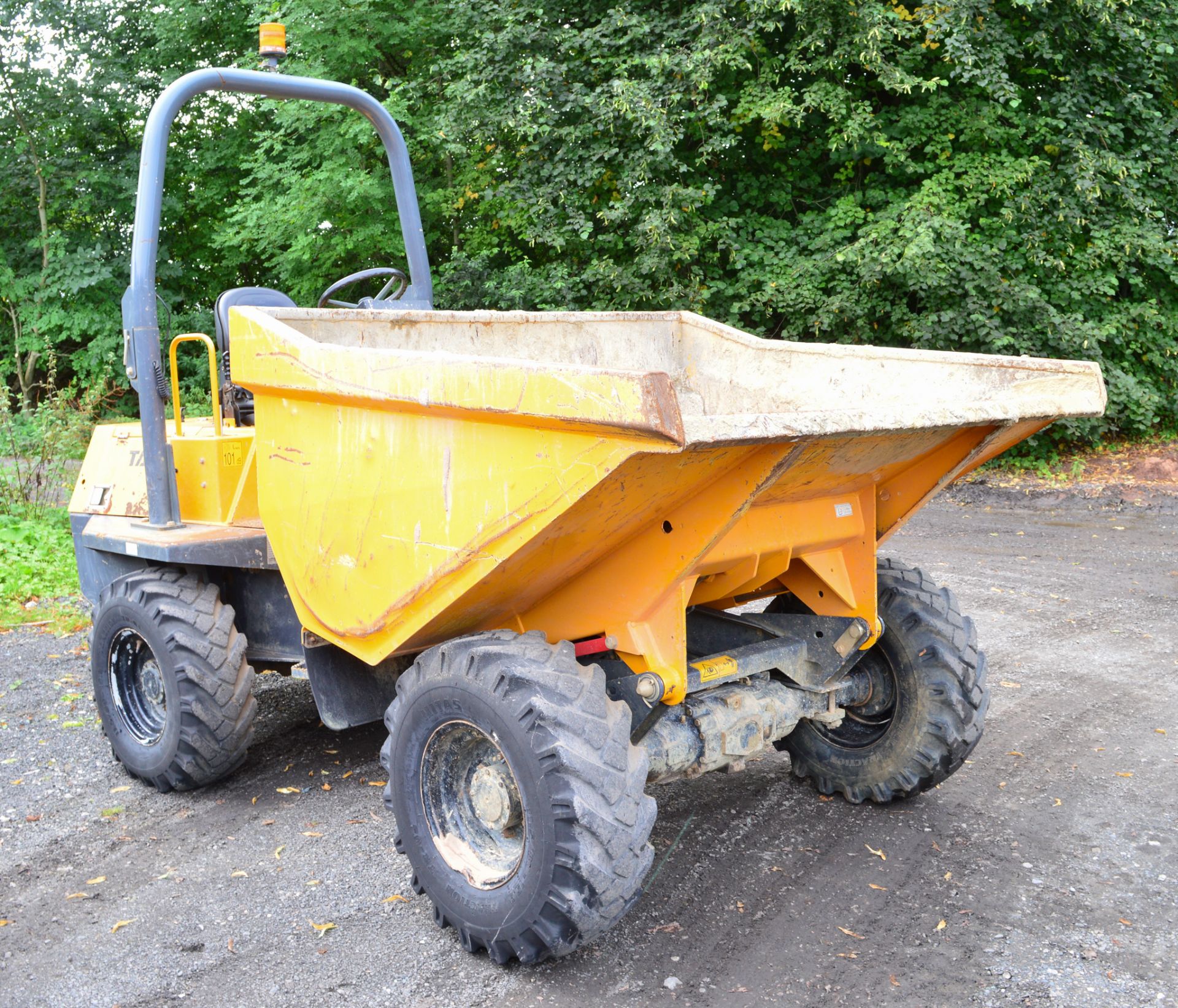 Terex 3 tonne straight skip dumper Year: 2011 S/N: EB3NJ2351 Recorded Hours: 1296 4000A