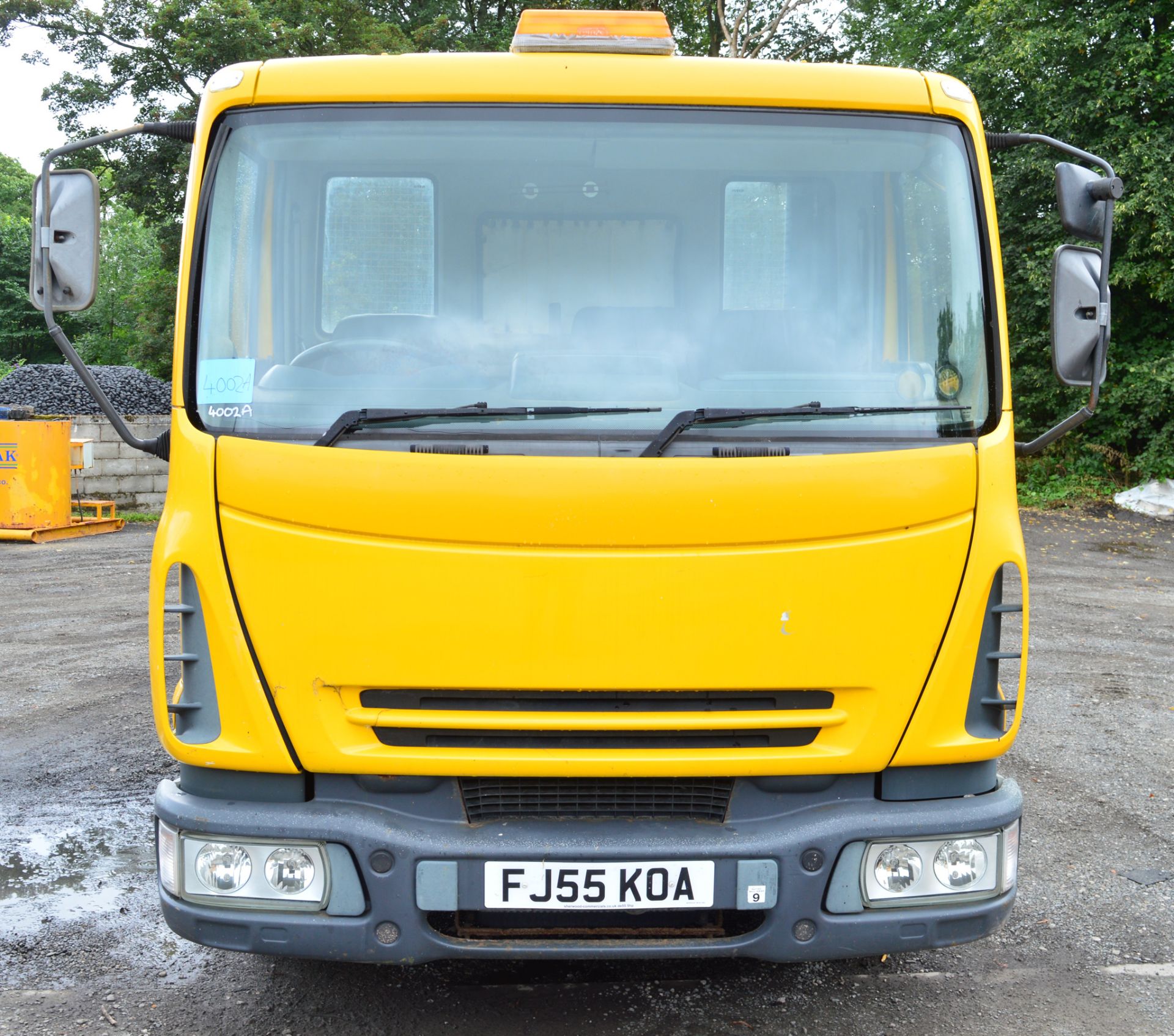 Iveco 7.5 tonne tipper lorry Registration Number: FJ55 KOA Date of Registration: 06/10/2005 MOT - Image 5 of 8