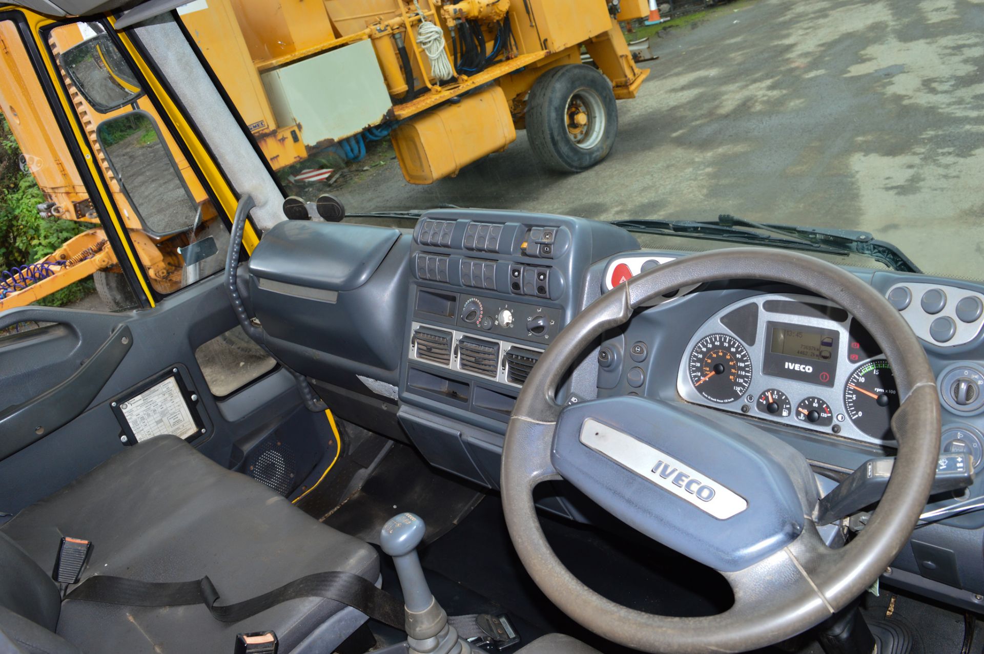 Iveco 7.5 tonne tipper lorry Registration Number: FJ55 KOA Date of Registration: 06/10/2005 MOT - Image 7 of 8